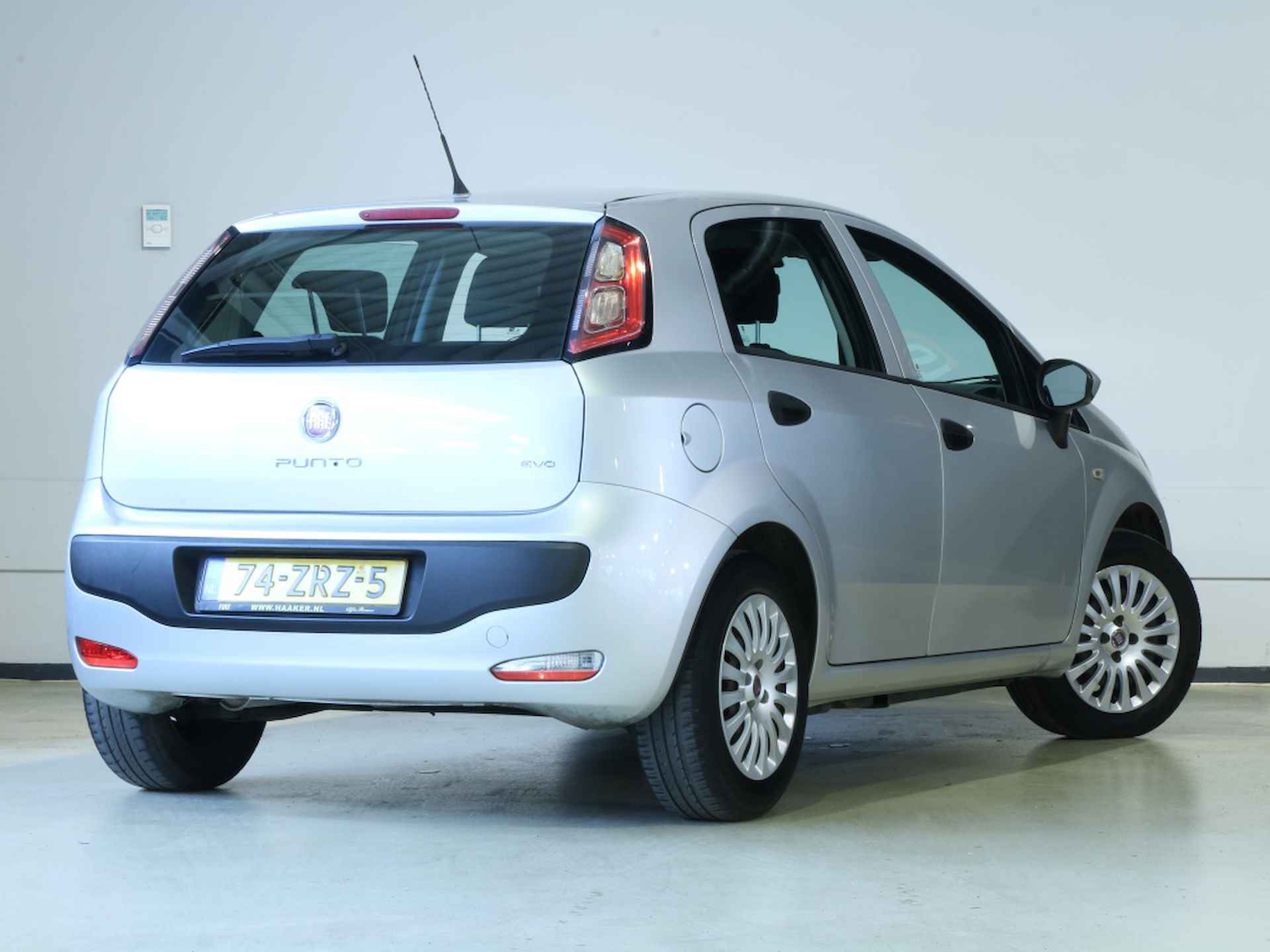 Fiat Punto Evo 1.2 Active * ALL-IN PRIJS * 1 JAAR GARANTIE - 14/17