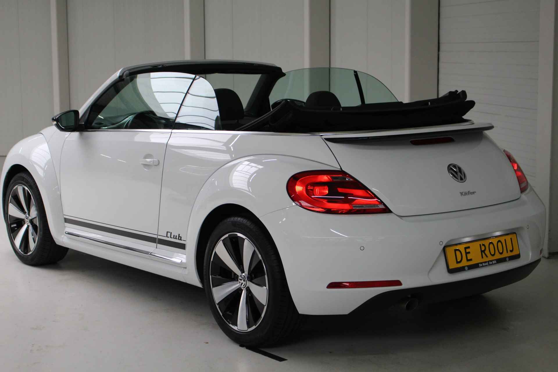 Volkswagen Beetle Cabriolet 1.2 TSI Club 105PK Navigatie | 18" Twister velgen | Xenon | Stoelverwarming | El. inklapbare spiegels . - 4/29