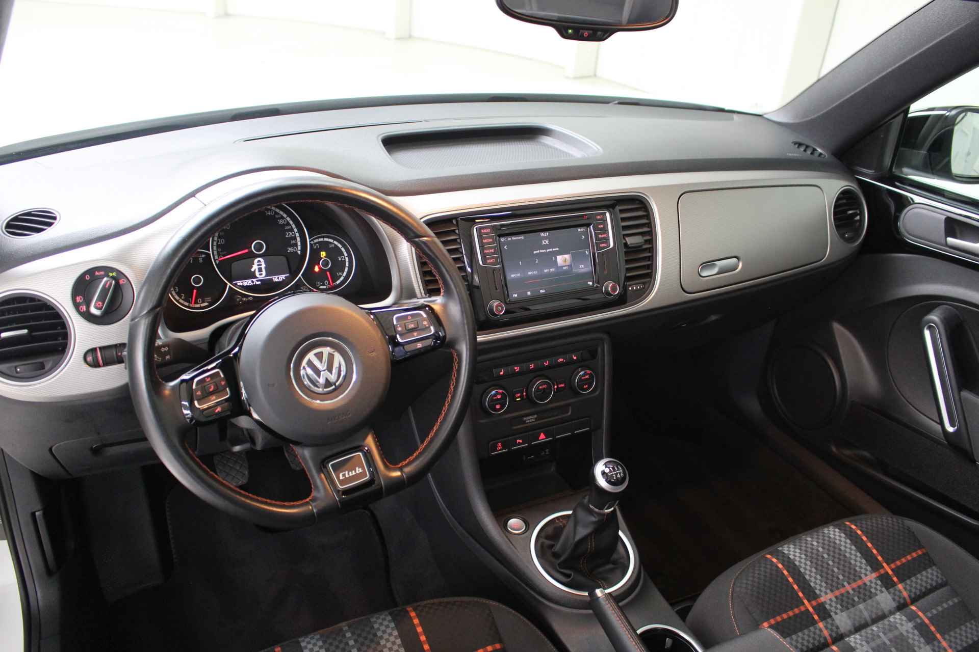 Volkswagen Beetle Cabriolet 1.2 TSI Club 105PK Navigatie | 18" Twister velgen | Xenon | Stoelverwarming | El. inklapbare spiegels . - 10/29