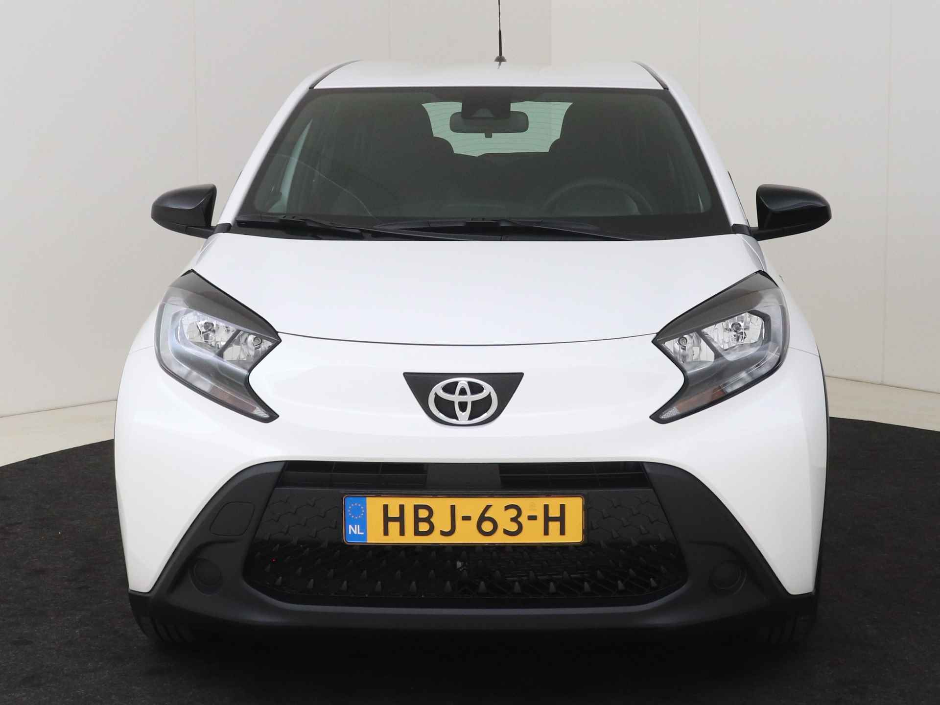 Toyota Aygo X 1.0 VVT-i MT Play demo | Airco | Achteruitrijcamera | - 25/39