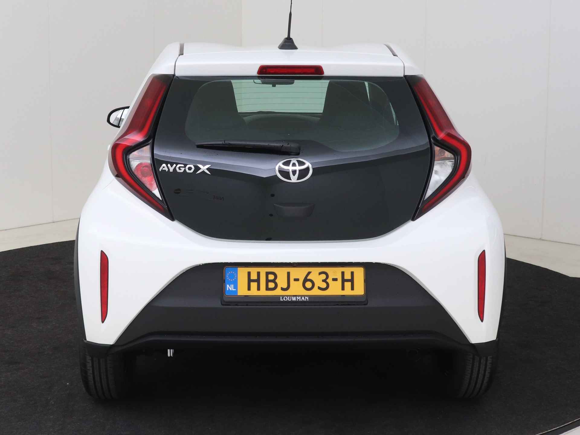 Toyota Aygo X 1.0 VVT-i MT Play demo | Airco | Achteruitrijcamera | - 27/39