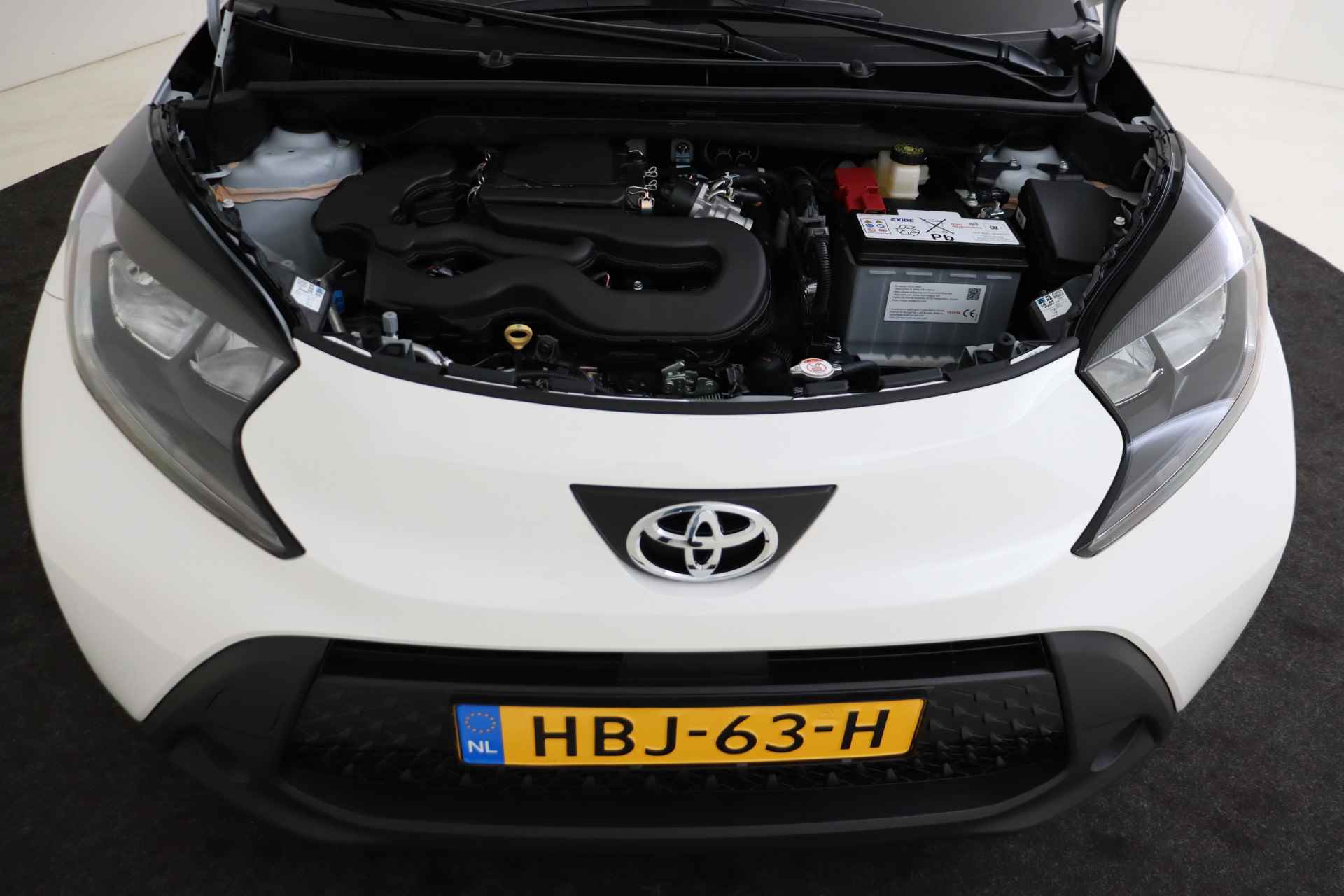 Toyota Aygo X 1.0 VVT-i MT Play demo | Airco | Achteruitrijcamera | - 35/39