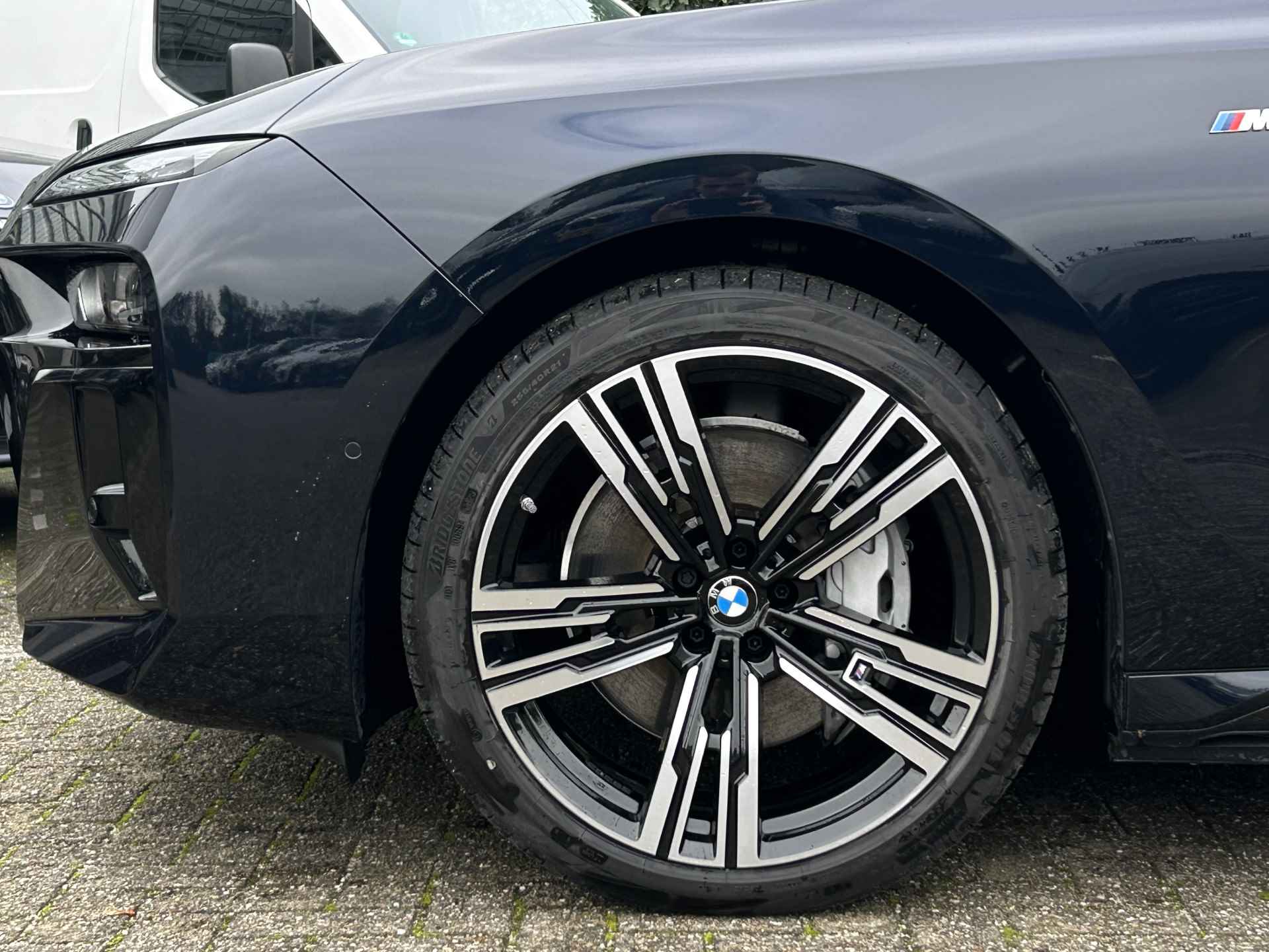 BMW i7 xDrive60 High Exe | M-Sport | 21" | Panorama Sky Lounge | Bowers & Wilkins | Massage | Trekhaak | CoPilot | Merino Leder - 4/34