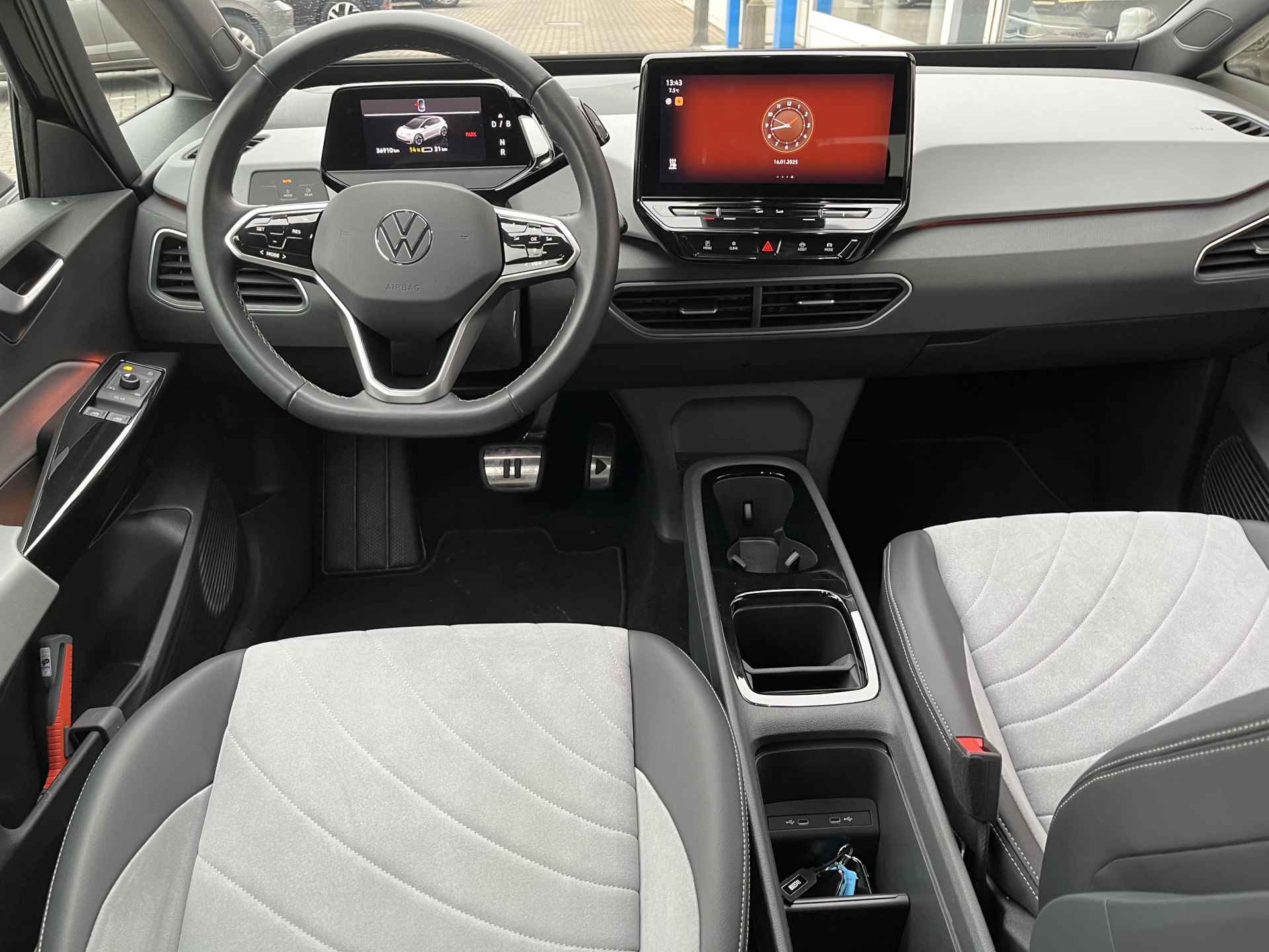 Volkswagen ID.3 Pro Edition Advantage 58 kWh / AUTOMAAT/ KEYLESS/ ADAPT. CRUISE/ NAVI/ DAB/ APP-CONNECT/ STUUR & STOELVERWARMING/ PARK. SENSOREN + CAMERA/ 18"LMV - 8/36