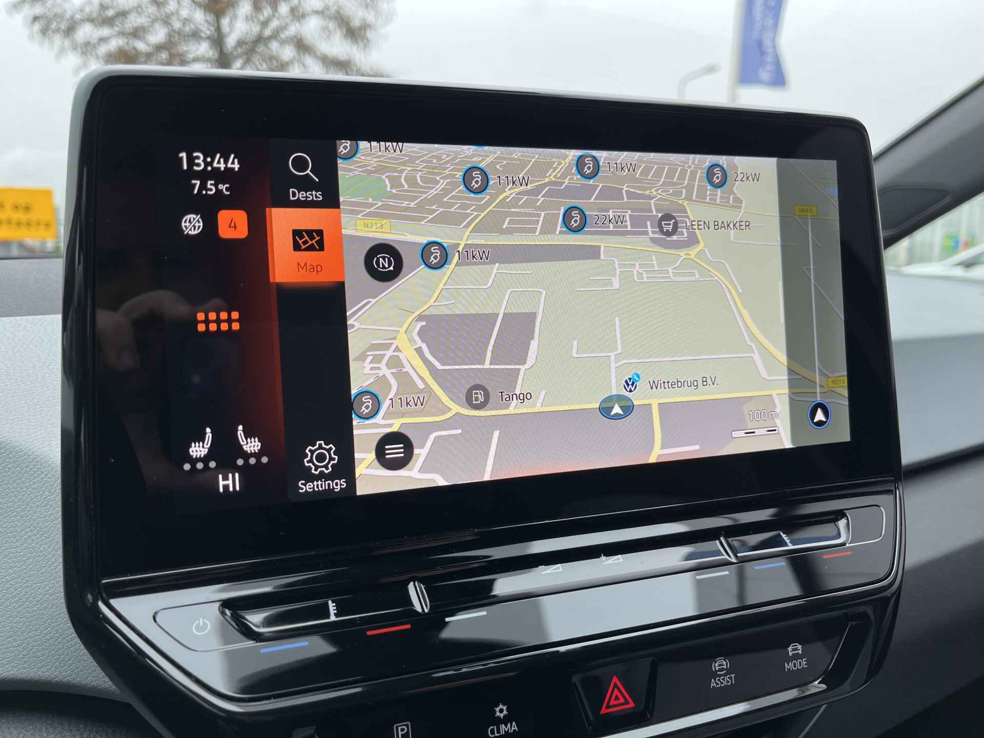 Volkswagen ID.3 Pro Edition Advantage 58 kWh / AUTOMAAT/ KEYLESS/ ADAPT. CRUISE/ NAVI/ DAB/ APP-CONNECT/ STUUR & STOELVERWARMING/ PARK. SENSOREN + CAMERA/ 18"LMV - 15/36