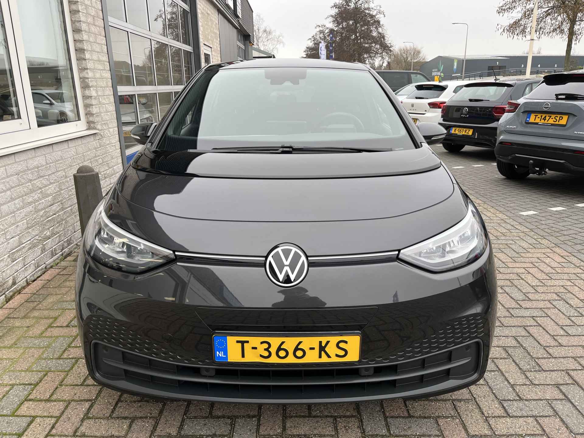 Volkswagen ID.3 Pro Edition Advantage 58 kWh / AUTOMAAT/ KEYLESS/ ADAPT. CRUISE/ NAVI/ DAB/ APP-CONNECT/ STUUR & STOELVERWARMING/ PARK. SENSOREN + CAMERA/ 18"LMV - 28/36