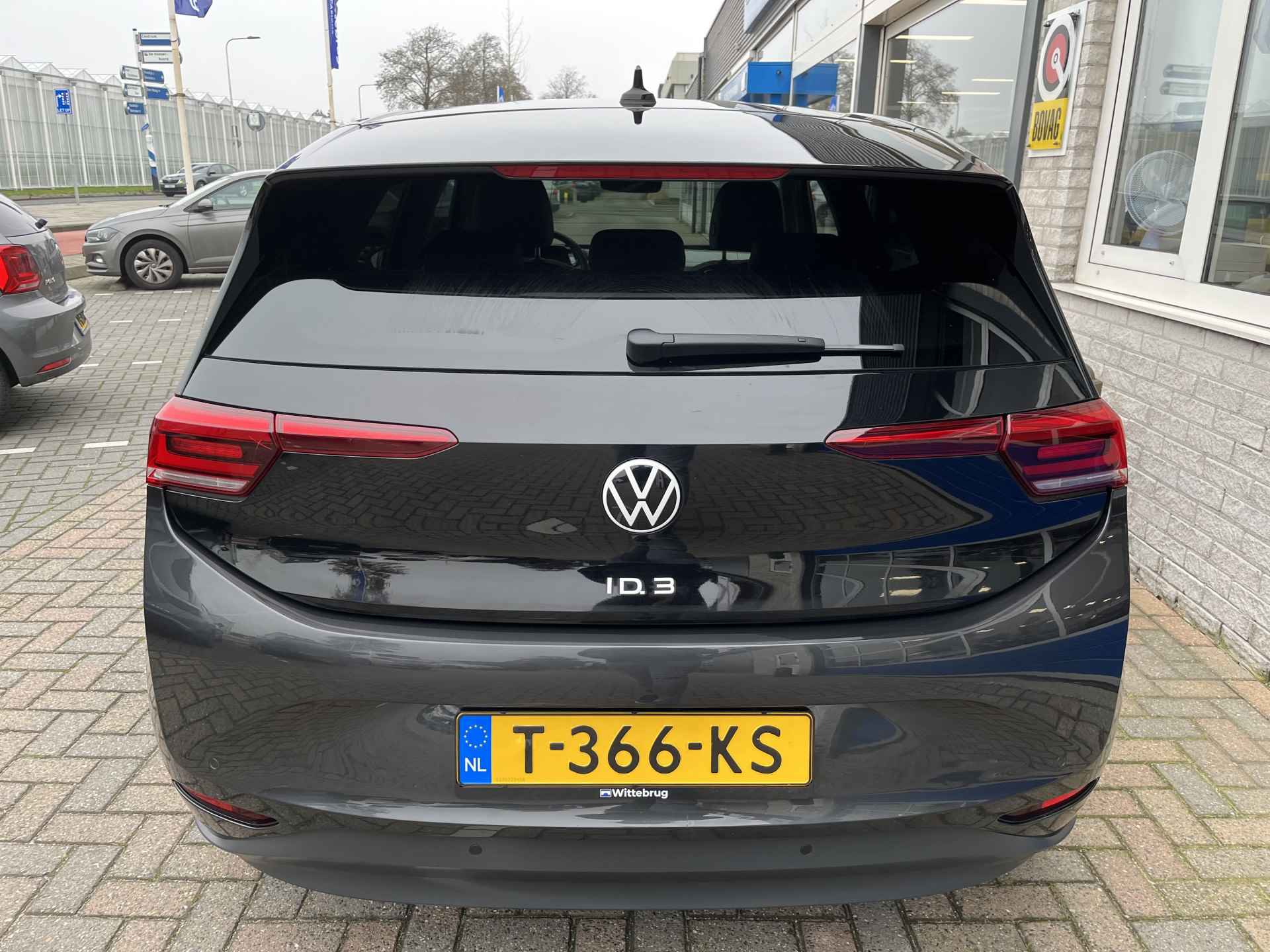 Volkswagen ID.3 Pro Edition Advantage 58 kWh / AUTOMAAT/ KEYLESS/ ADAPT. CRUISE/ NAVI/ DAB/ APP-CONNECT/ STUUR & STOELVERWARMING/ PARK. SENSOREN + CAMERA/ 18"LMV - 29/36