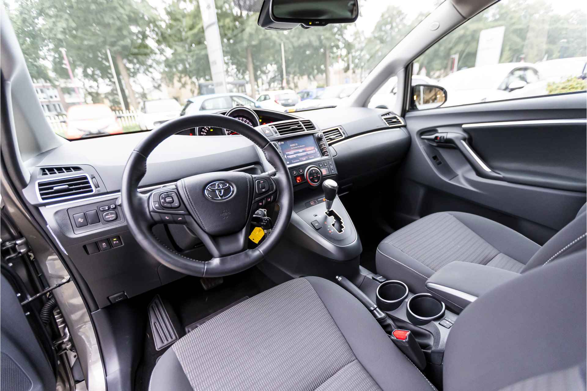 Toyota Verso 1.8 VVT-i AUTOMAAT Trekhaak ,Navigatie , All-in Rijklaarprijs - 26/48