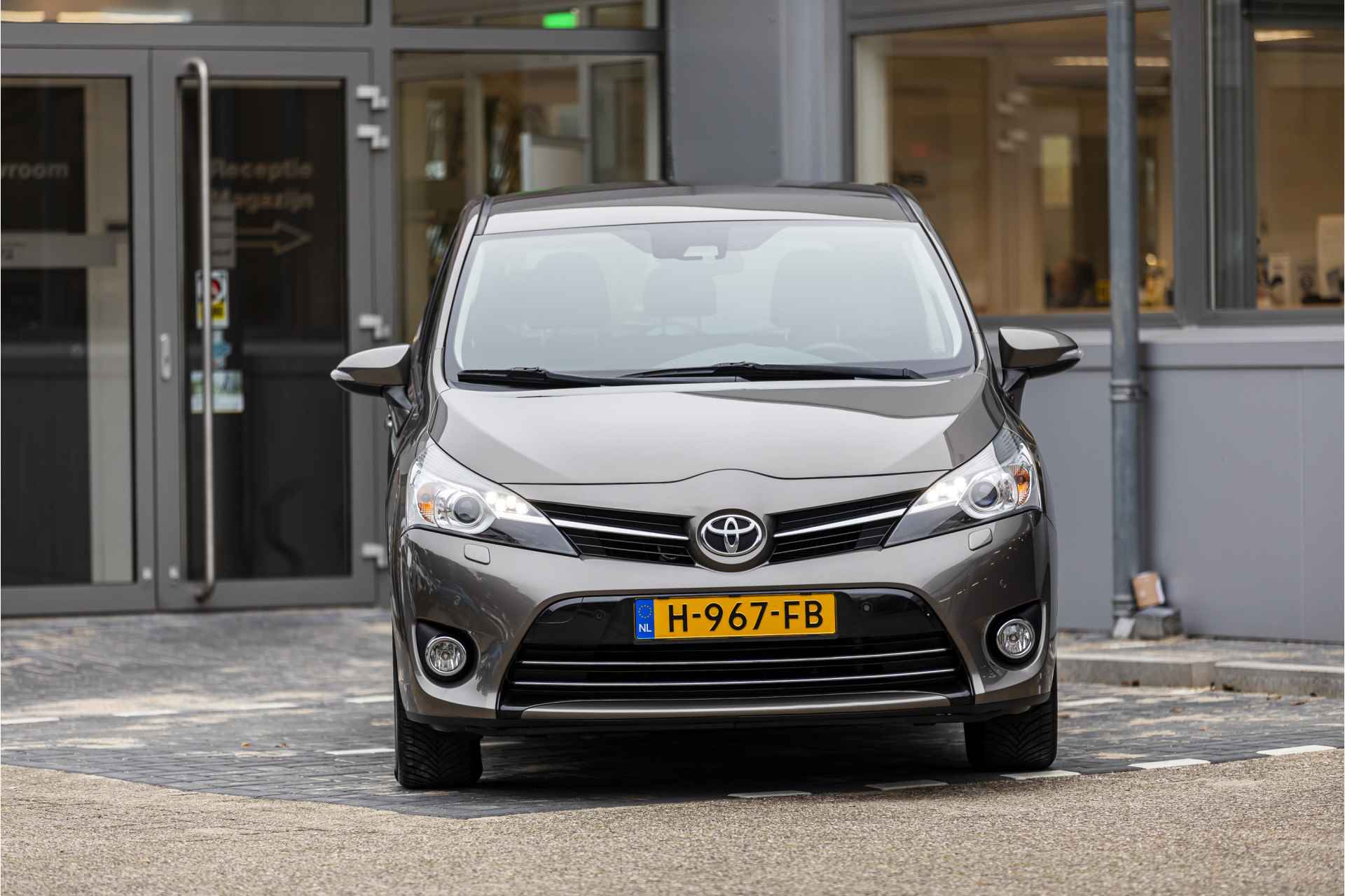 Toyota Verso 1.8 VVT-i AUTOMAAT Trekhaak ,Navigatie , All-in Rijklaarprijs - 46/48