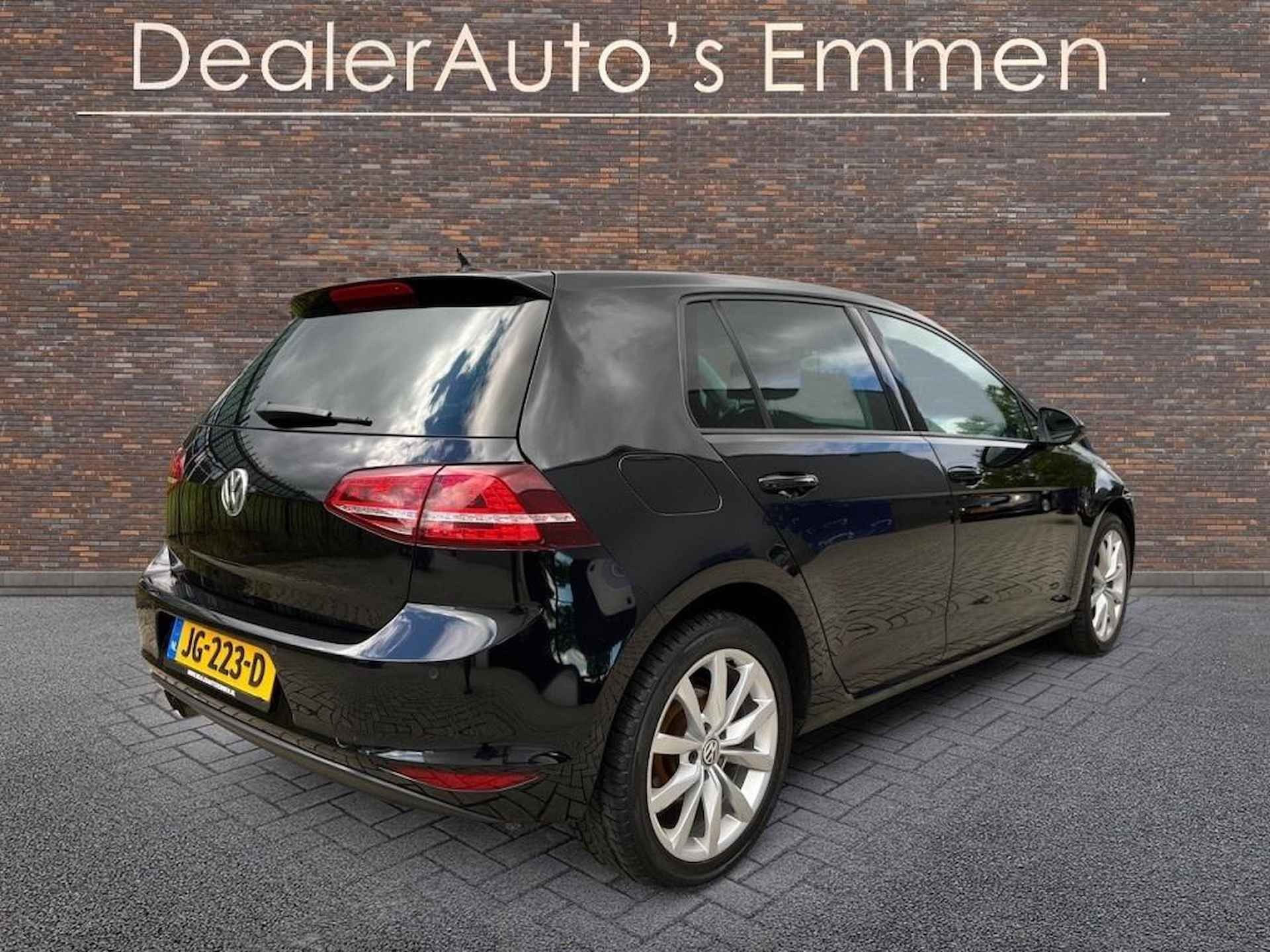 Volkswagen Golf 1.4 TSI SPORTSTOELEN ALCANTARA XENON NAVIGATIE - 4/39