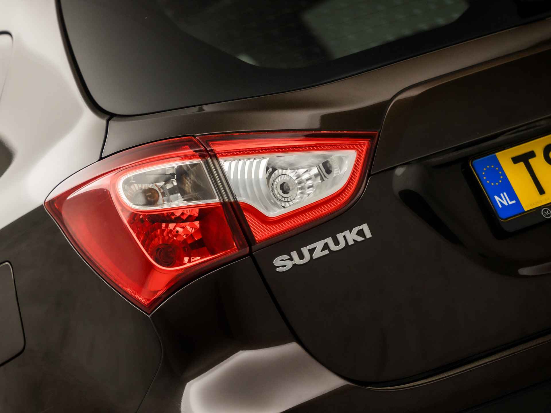 Suzuki S-Cross 1.6 Exclusive Automaat (PANORAMADAK, CLIMATE, CRUISE, GETINT GLAS, SPORTSTOELEN, LM VELGEN, BLUETOOTH, NIEUWE APK, NIEUWSTAAT) - 23/29