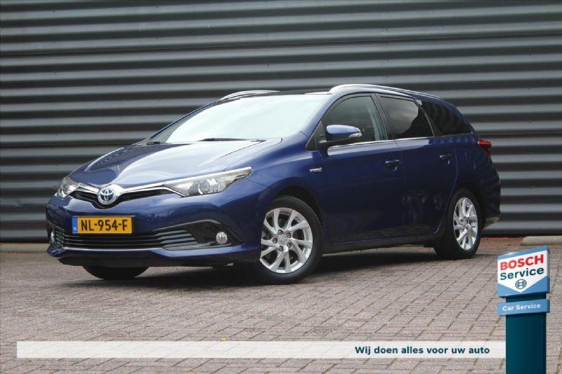 Toyota Auris 1.8 HYBRID 136 PK | CVT- AUTOMAAT | DYNAMIC | TREKH. | PANORAMA | NAVI-CAMERA | CLIMA | PDC | bij viaBOVAG.nl