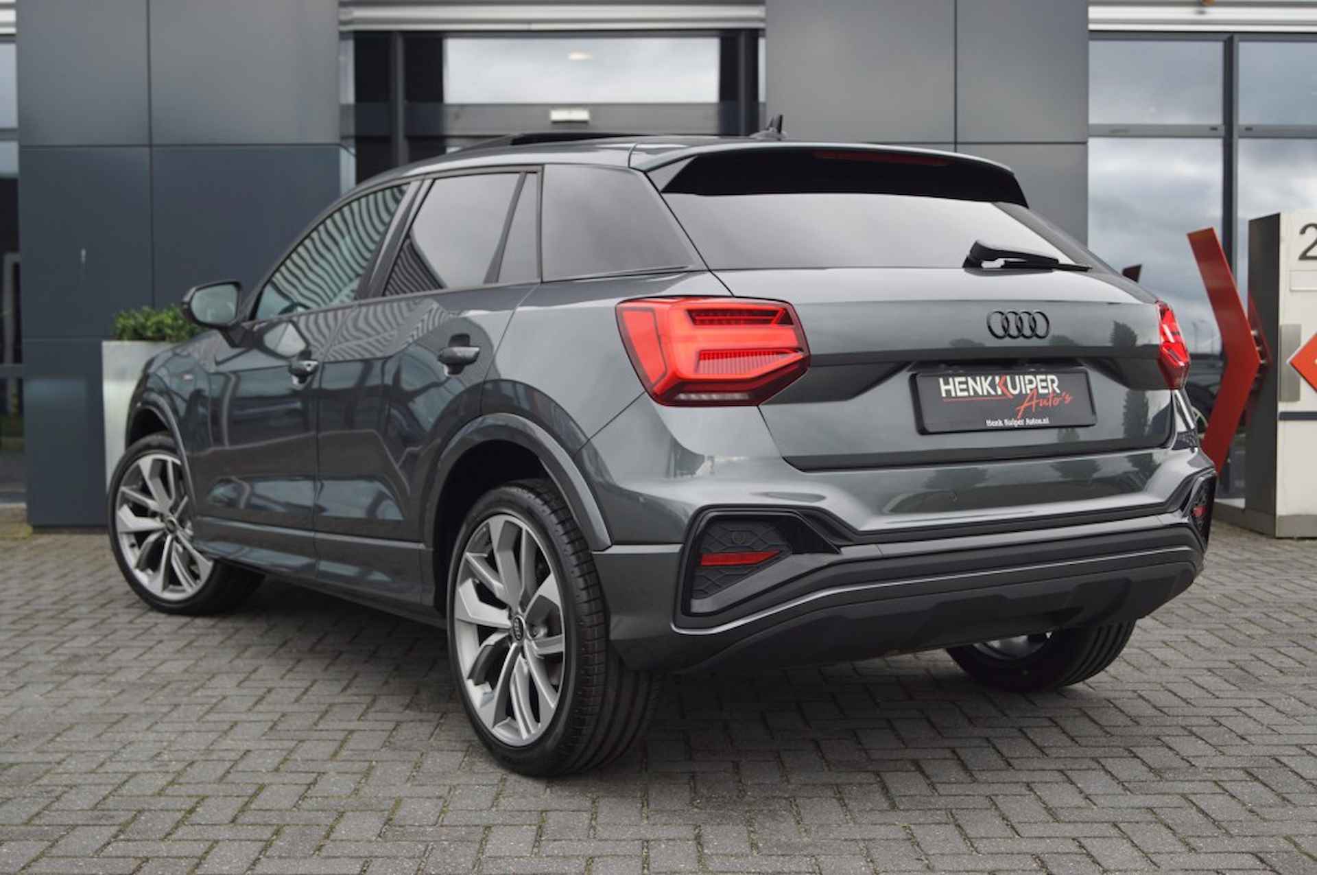 AUDI Q2 35 TFSI S-Tronic S-Line / Panodak/19 Inch LM/Matrix LED/El.Aklep - 2/53