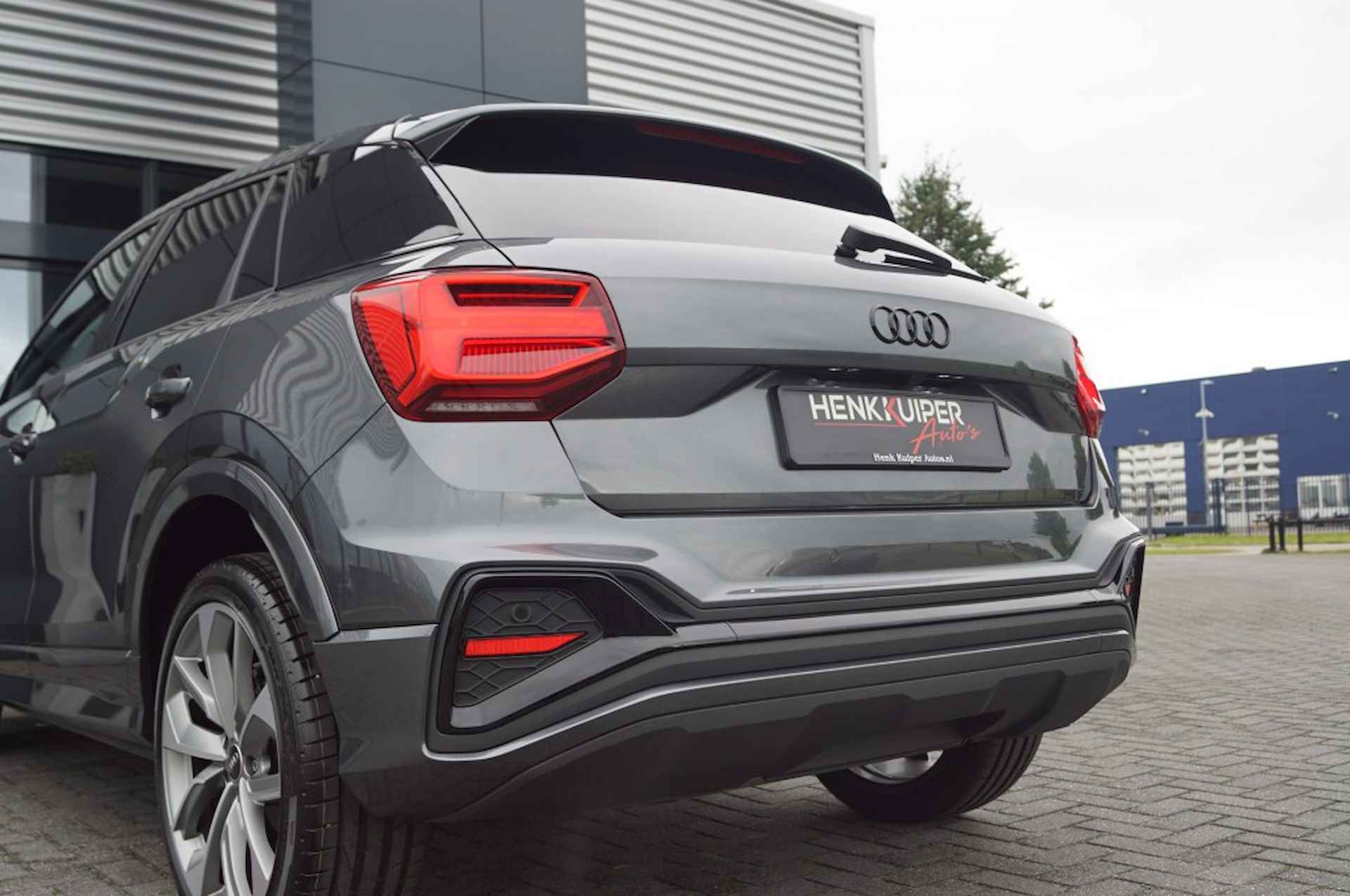 AUDI Q2 35 TFSI S-Tronic S-Line / Panodak/19 Inch LM/Matrix LED/El.Aklep - 33/53