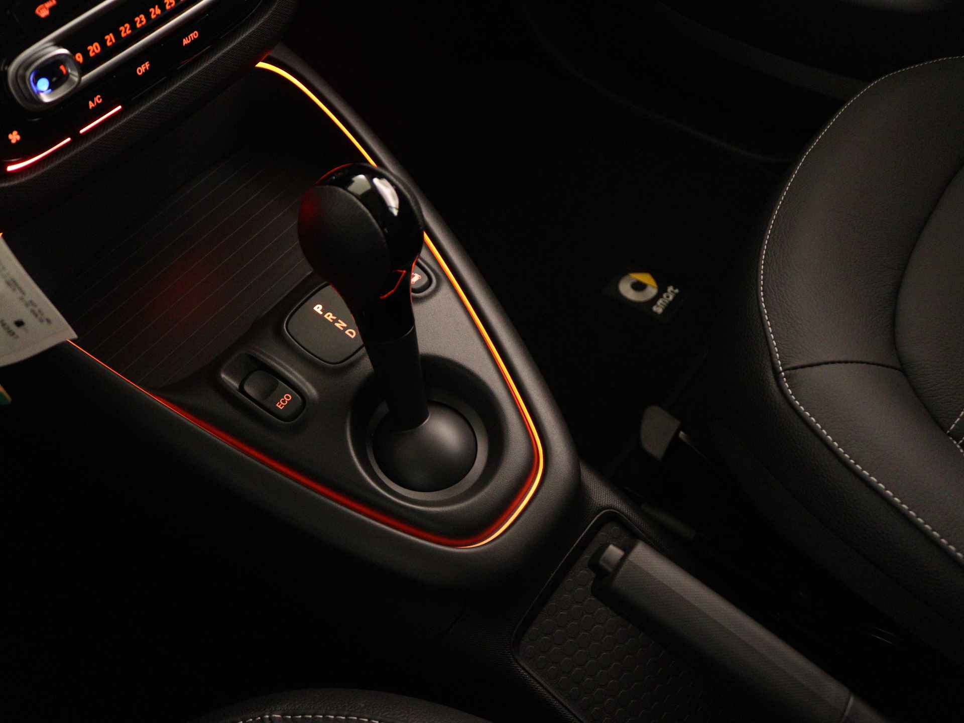 Smart Fortwo cabrio EQ Comfort PLUS | Winterpakket | Exclusive package |  Sfeerverlichting | Stoelverwarming | - 11/36