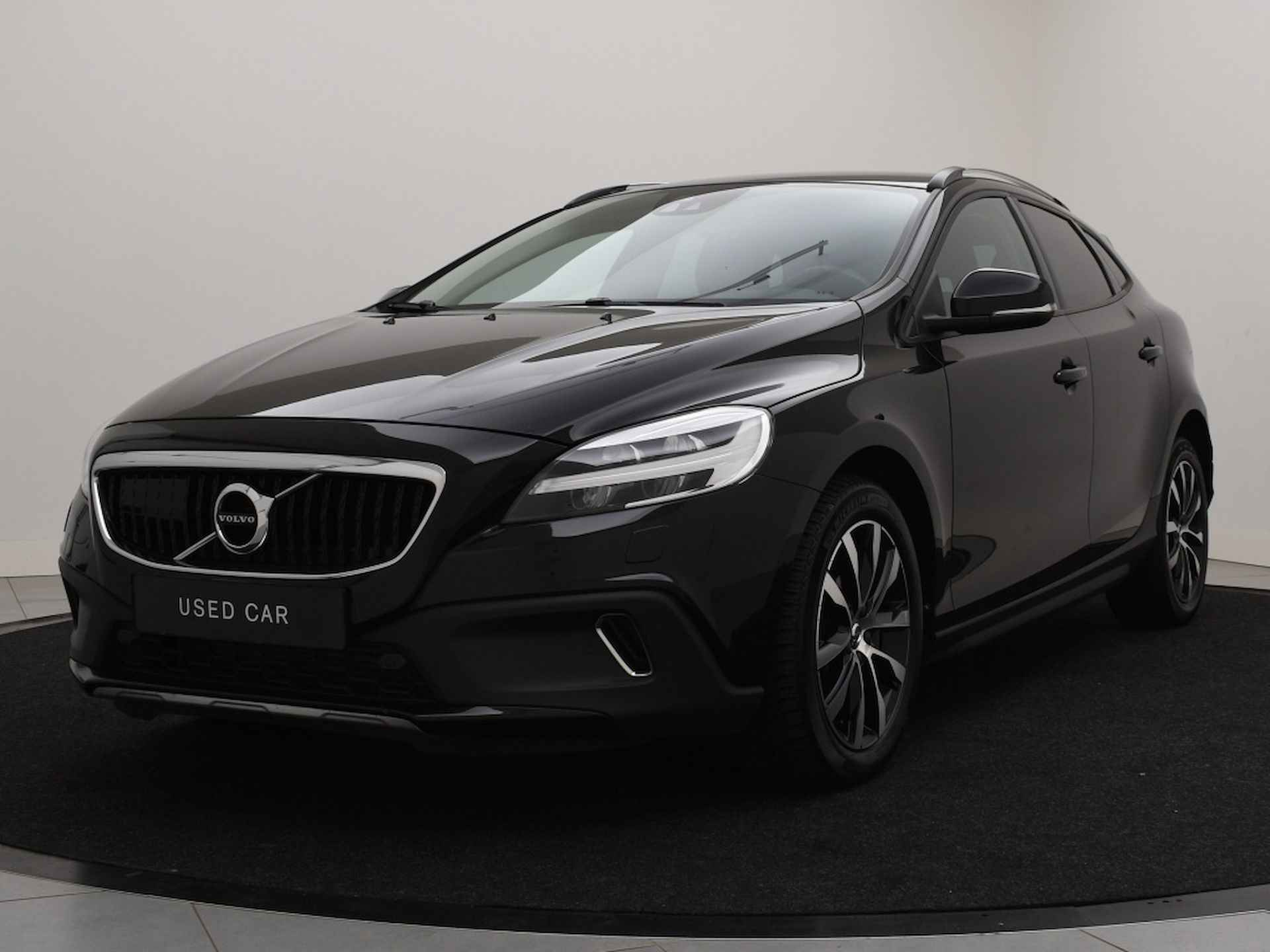 Volvo V40 Cross Country T3 AUT(6) MOMENTUM 17INCH LEDER STOELVERWARMING V+A ACC BLIS - 2/34