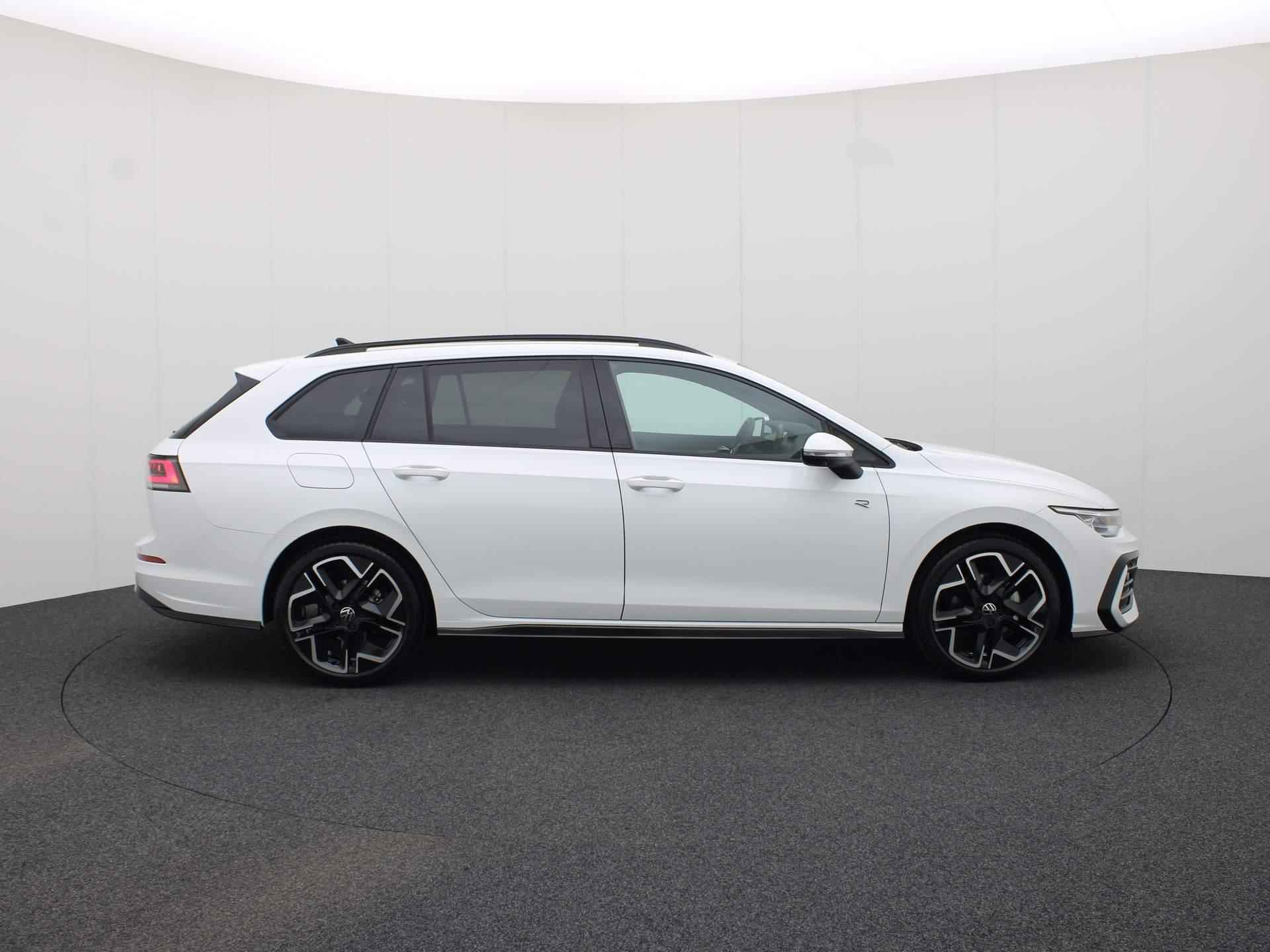 Volkswagen Golf Variant 1.5 eTSI R-Line Edition · Assistance pakket plus · Koplampverlichting LED Matrix · Incl. Inruilvoordeel · MEGA Sale - 6/50