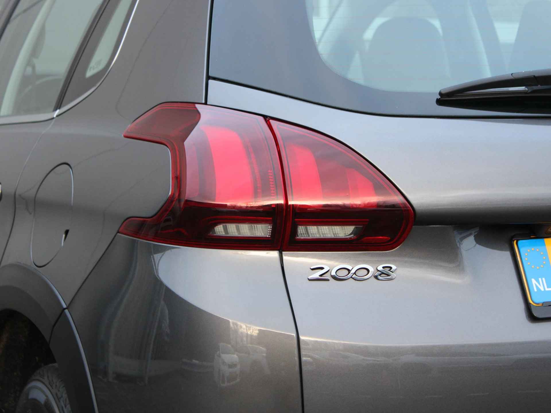 Peugeot 2008 1.2 PureTech Allure Automaat | Navi / Camera / Climate - 27/27