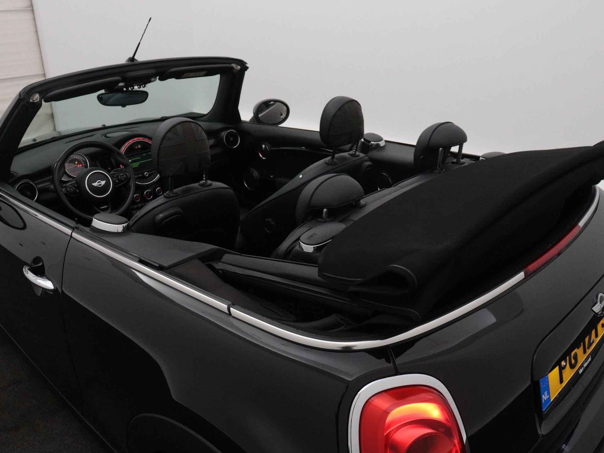 Mini Mini Cabrio 2.0 Cooper S Chili Serious Business | STOELVERWARMING | LEDER | LED VERLICHTING | NAVIGATIE | CLIMATE CONTROL | - 17/18