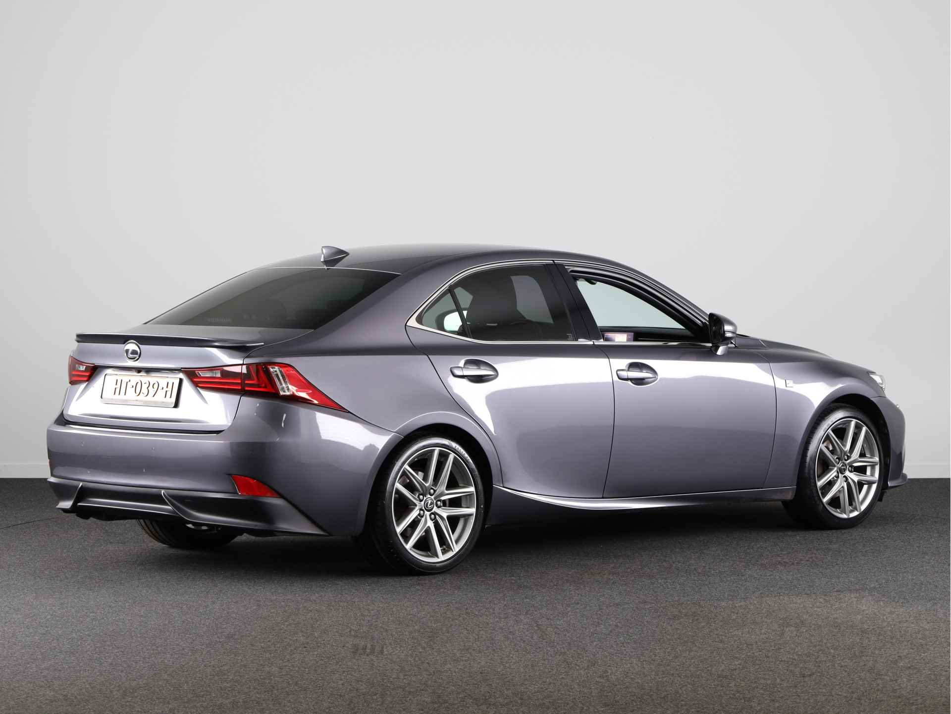 Lexus IS 300h F-Sport Line | Navigatie | Elek verstelbare voorstoelen | Parkeersensoren | Stoelverwarming -/ Koeling | - 3/42