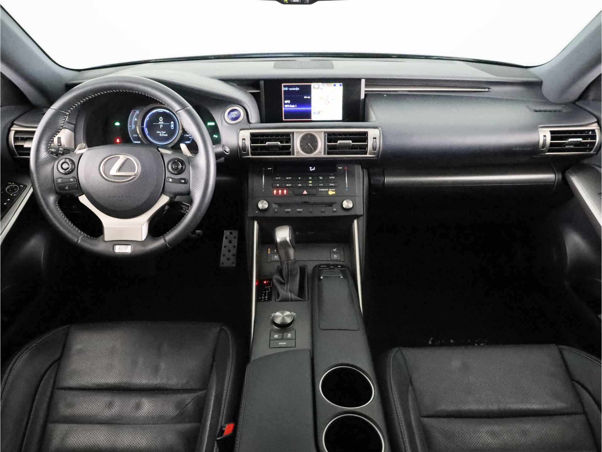 Lexus IS 300h F-Sport Line | Navigatie | Elek verstelbare voorstoelen | Parkeersensoren | Stoelverwarming -/ Koeling | - 6/42