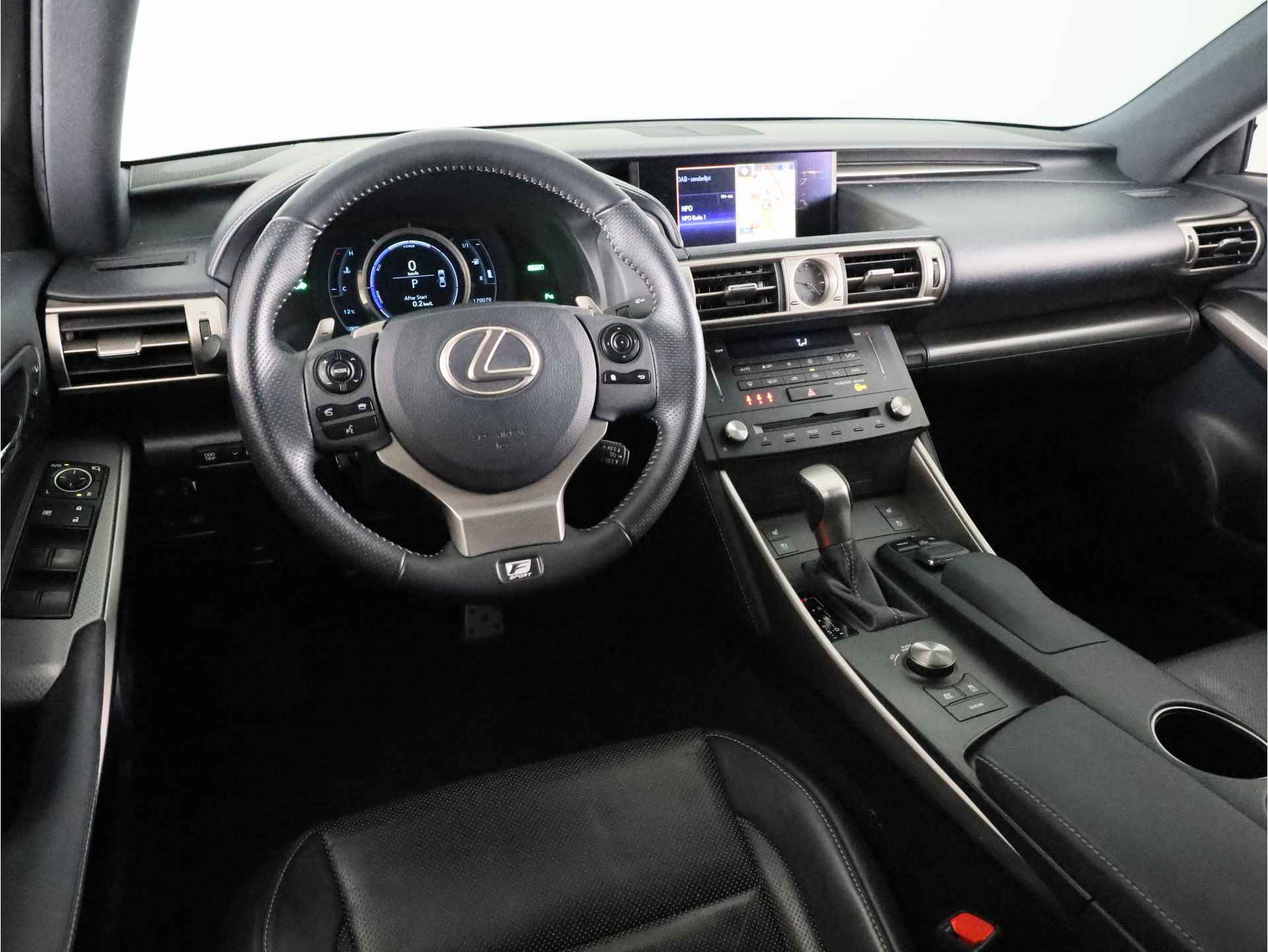 Lexus IS 300h F-Sport Line | Navigatie | Elek verstelbare voorstoelen | Parkeersensoren | Stoelverwarming -/ Koeling | - 8/42