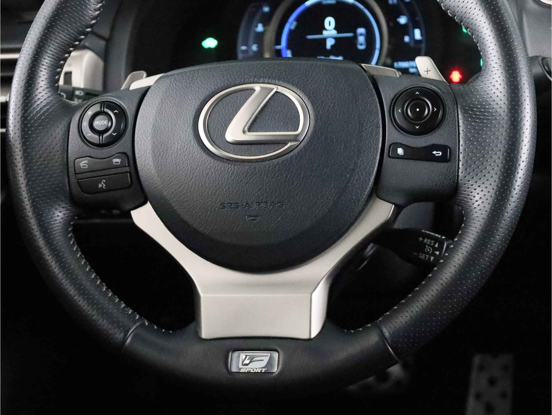 Lexus IS 300h F-Sport Line | Navigatie | Elek verstelbare voorstoelen | Parkeersensoren | Stoelverwarming -/ Koeling | - 24/42