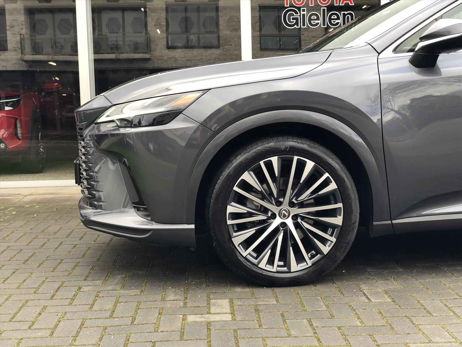 Lexus Rx 450h+ Plug-in Hybrid 309pk AWD Luxury Line | Panoramadak, Stoelventilatie, Stuurverwarming, Dodehoekherkenning, Parkeersensoren - 11/47