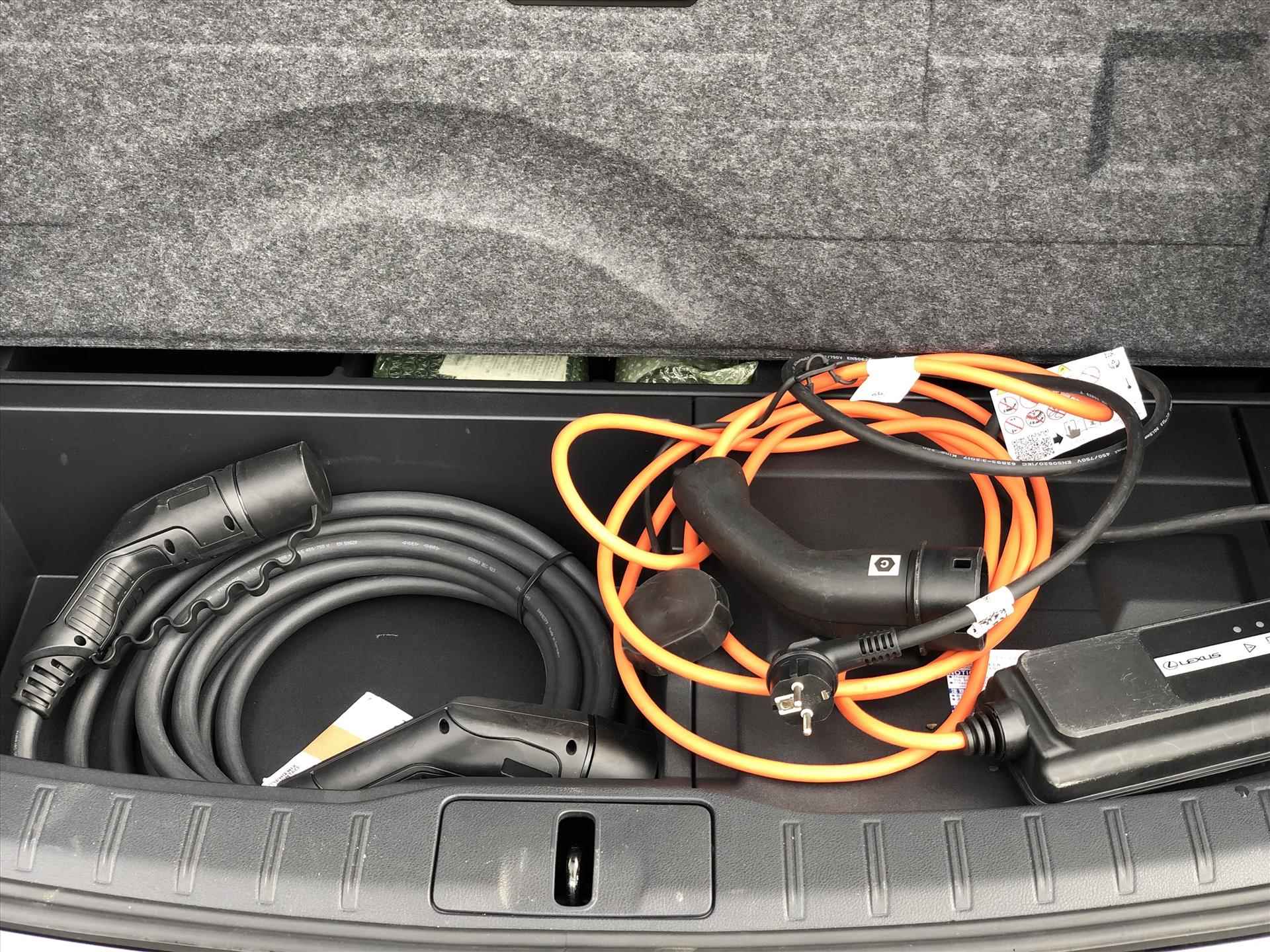 Lexus Rx 450h+ Plug-in Hybrid 309pk AWD Luxury Line | Panoramadak, Stoelventilatie, Stuurverwarming, Dodehoekherkenning, Parkeersensoren - 12/47