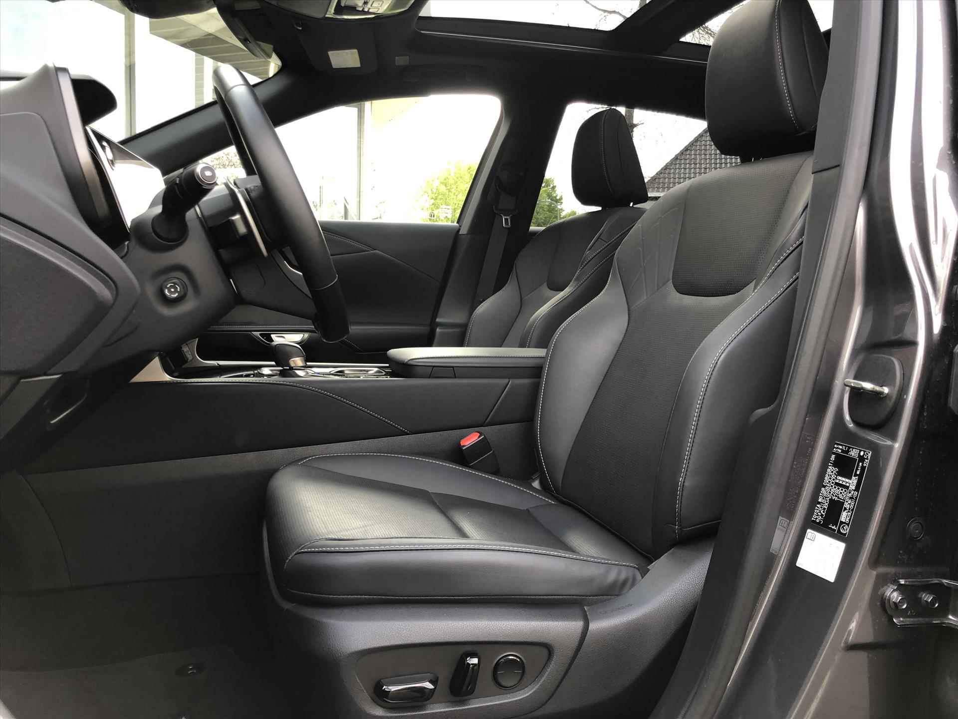 Lexus Rx 450h+ Plug-in Hybrid 309pk AWD Luxury Line | Panoramadak, Stoelventilatie, Stuurverwarming, Dodehoekherkenning, Parkeersensoren - 23/47