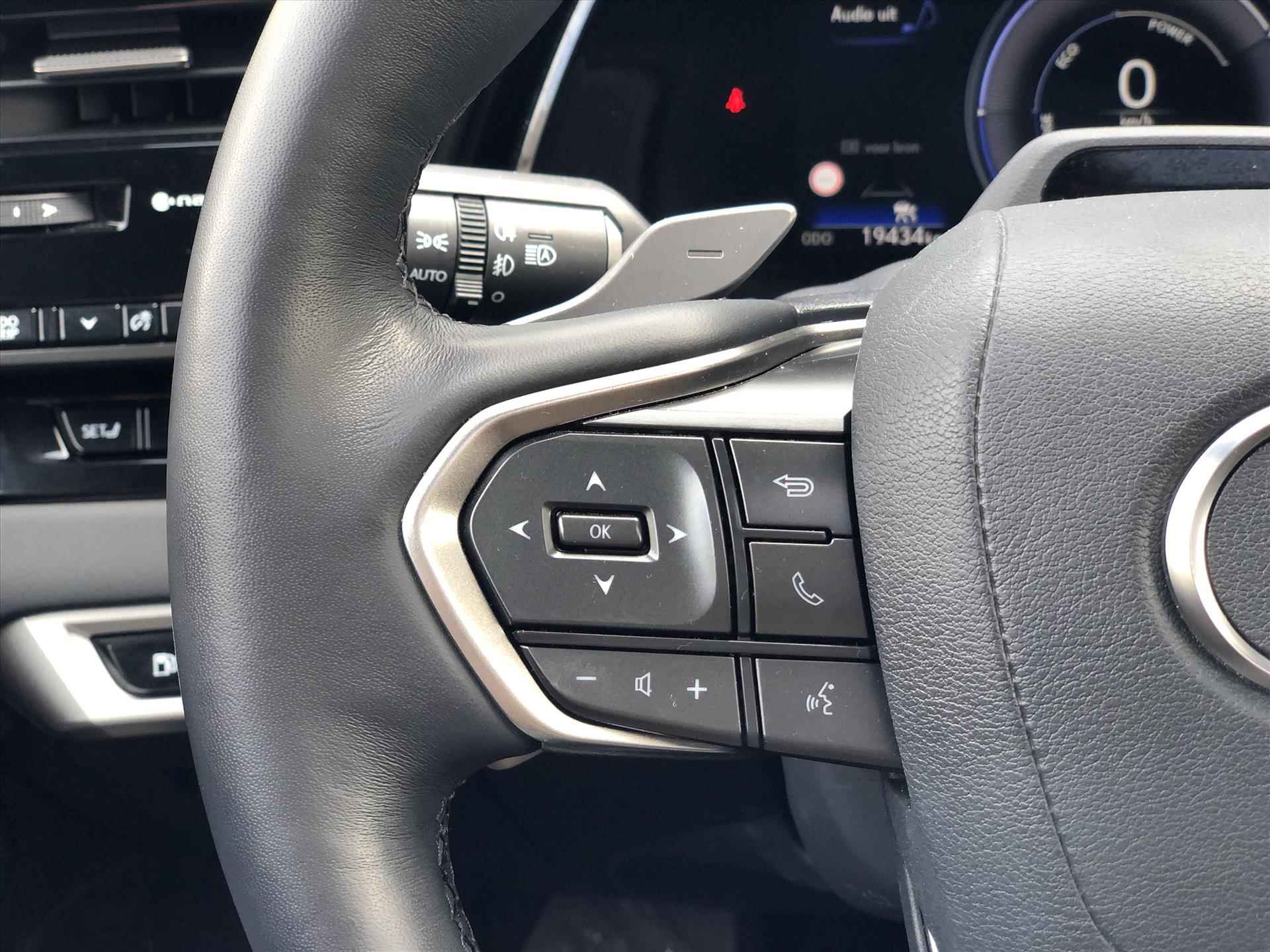 Lexus Rx 450h+ Plug-in Hybrid 309pk AWD Luxury Line | Panoramadak, Stoelventilatie, Stuurverwarming, Dodehoekherkenning, Parkeersensoren - 34/47