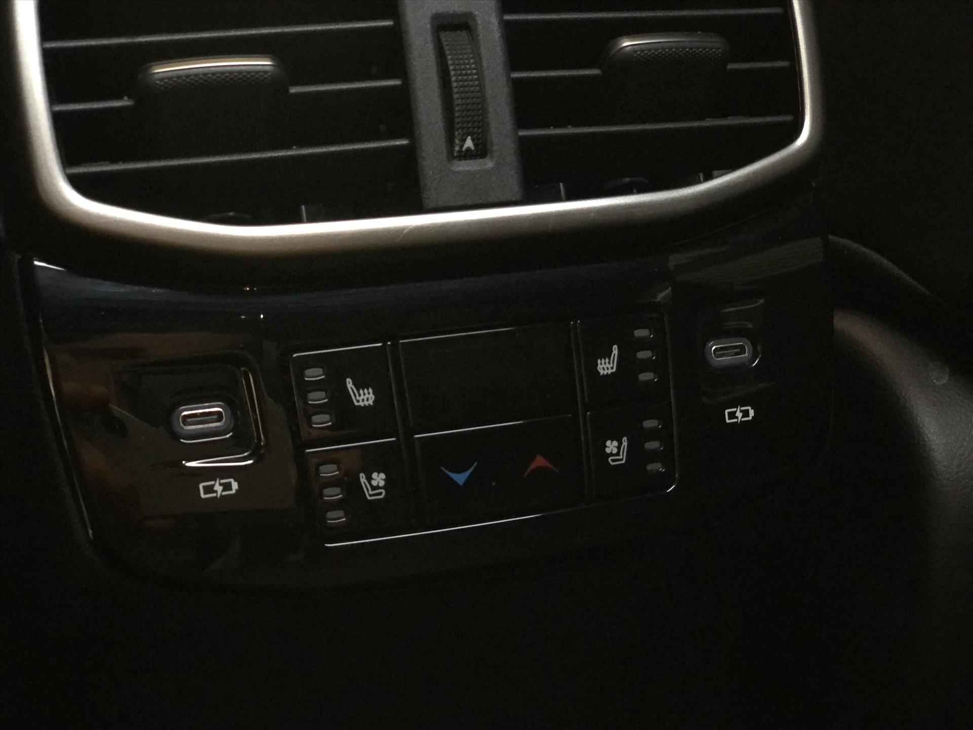 Lexus Rx 450h+ Plug-in Hybrid 309pk AWD Luxury Line | Panoramadak, Stoelventilatie, Stuurverwarming, Dodehoekherkenning, Parkeersensoren - 44/47