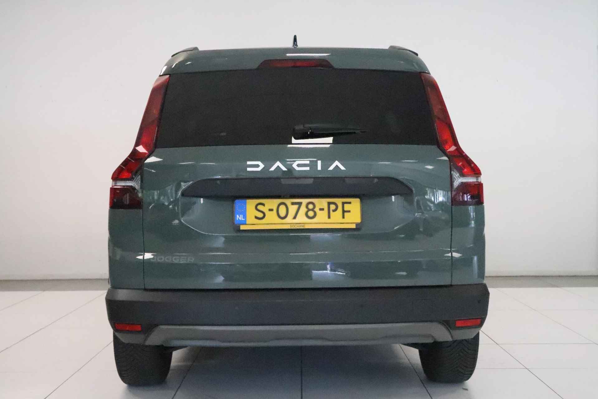 Dacia Jogger 1.0 TCe 110 Extreme 7p. | 7-persoons | Navigatie | Achteruitrijcamera | - 17/33