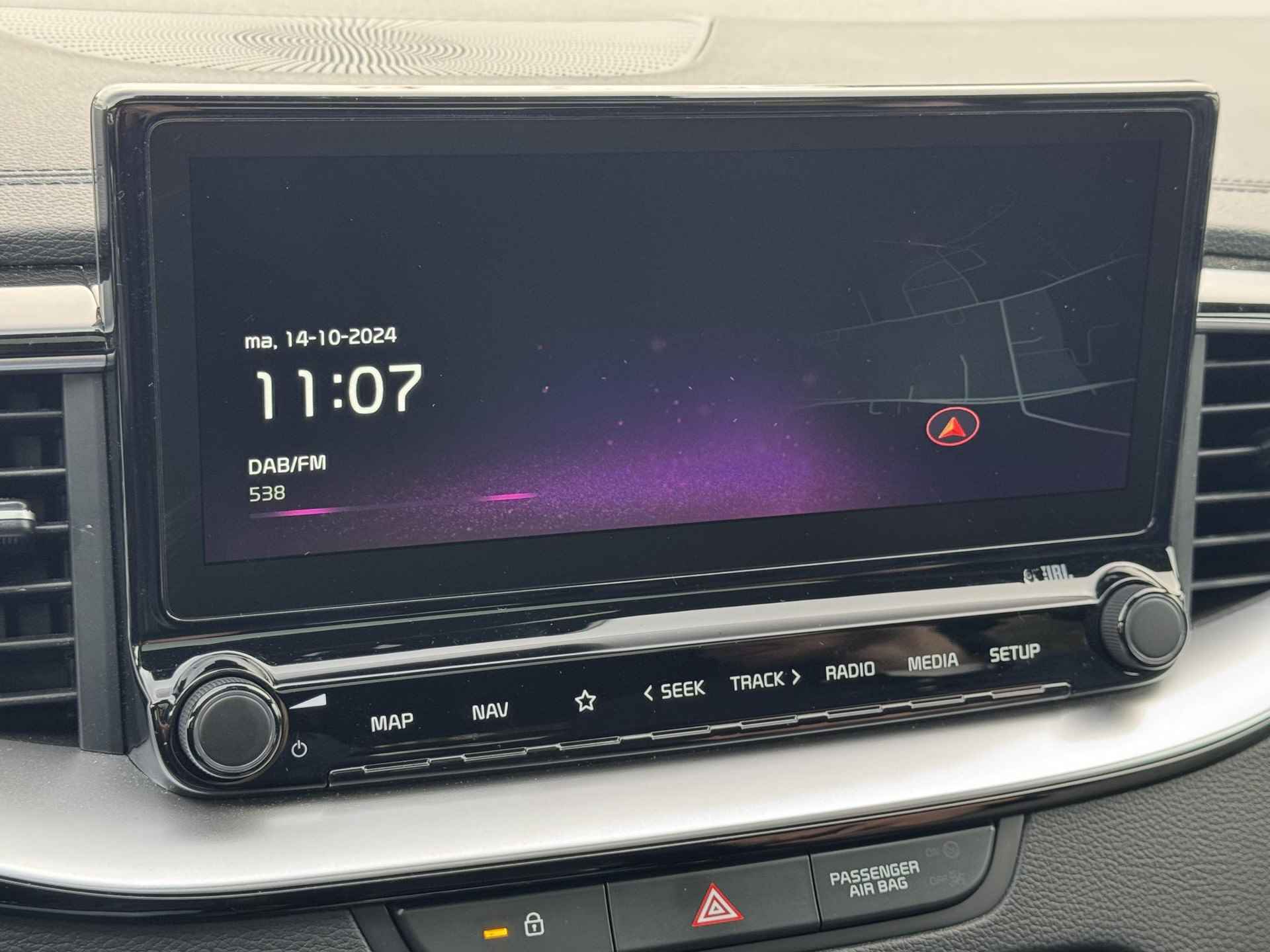 Kia XCeed 1.5 T-GDI MHEV Black Edition / Elektrisch schuif/kanteldak / Apple Carplay/Android Auto / Achteruitrijcamera / Elektrische kofferbak / Navigatie - 16/47