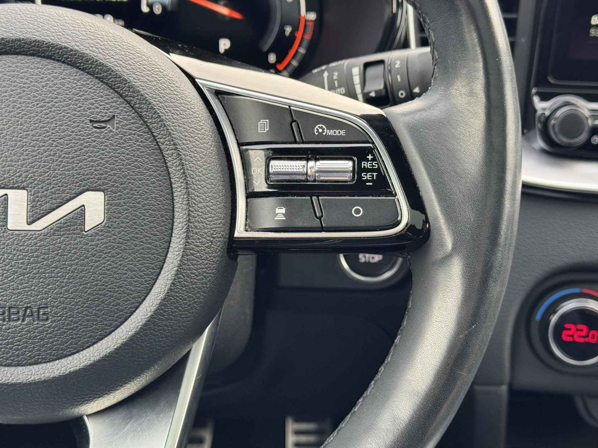 Kia XCeed 1.5 T-GDI MHEV Black Edition / Elektrisch schuif/kanteldak / Apple Carplay/Android Auto / Achteruitrijcamera / Elektrische kofferbak / Navigatie - 38/47