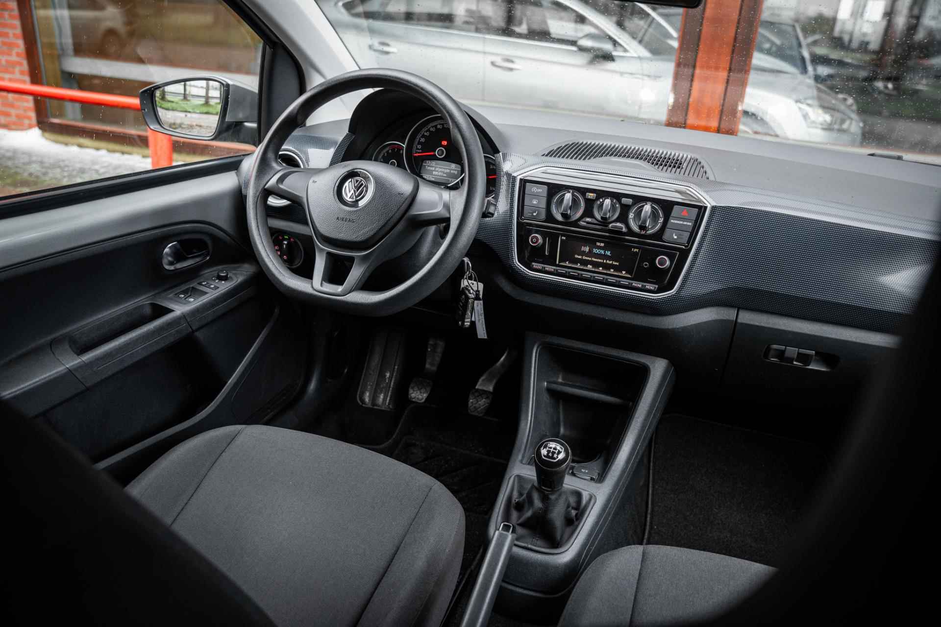 Volkswagen Up! 1.0 BMT move up! 75pk | 5 deurs | Airco | Bluetooth telefoon | Electrische ramen | - 31/51