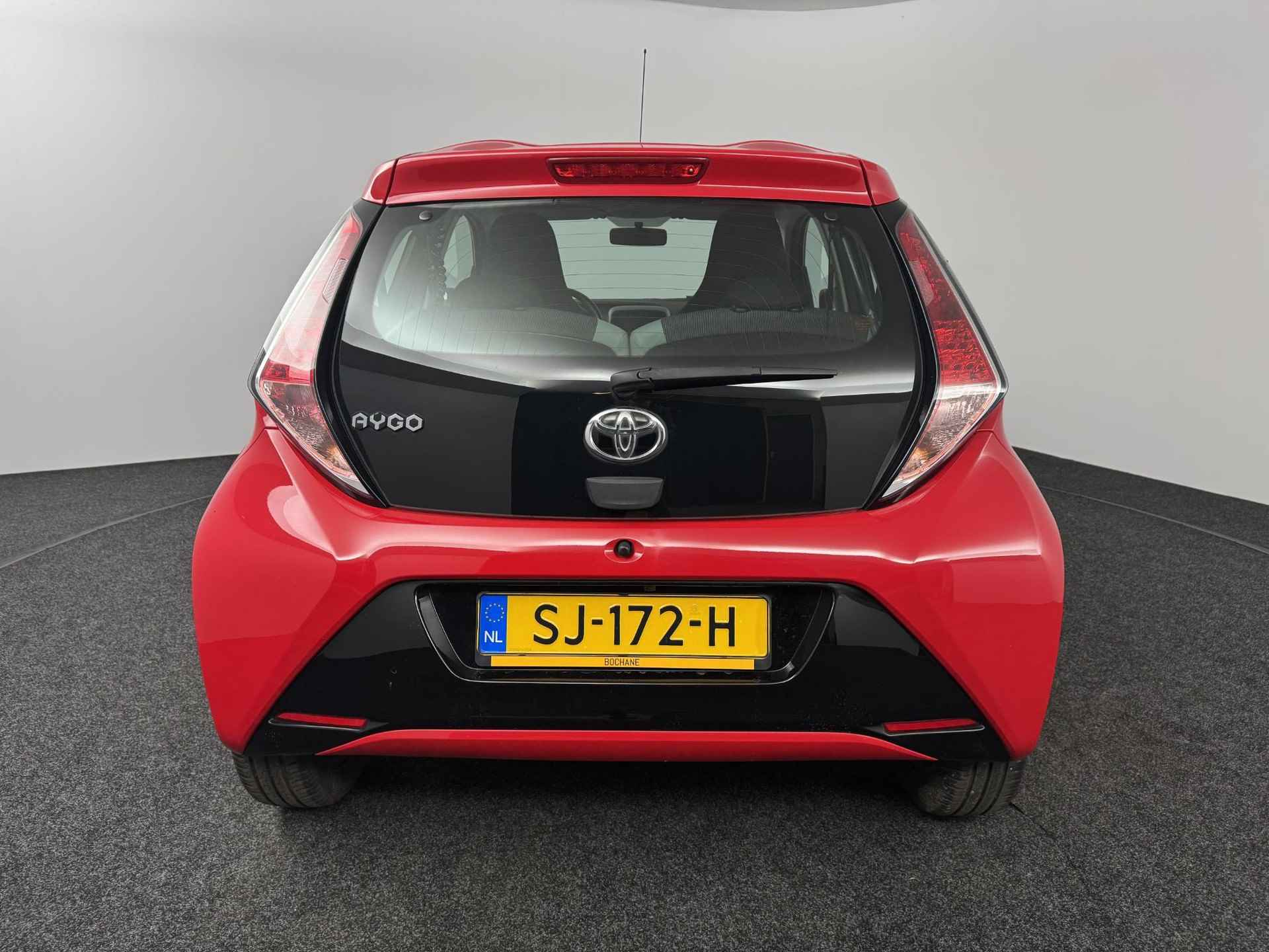 Toyota Aygo 1.0 VVT-i x-play | Achteruitrijcamera | - 17/41