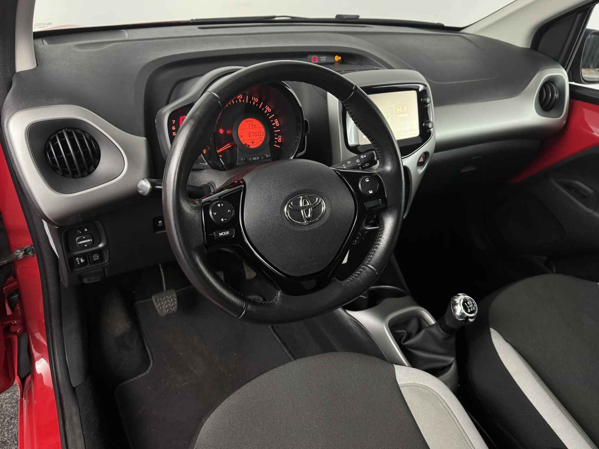 Toyota Aygo 1.0 VVT-i x-play | Achteruitrijcamera | - 19/41