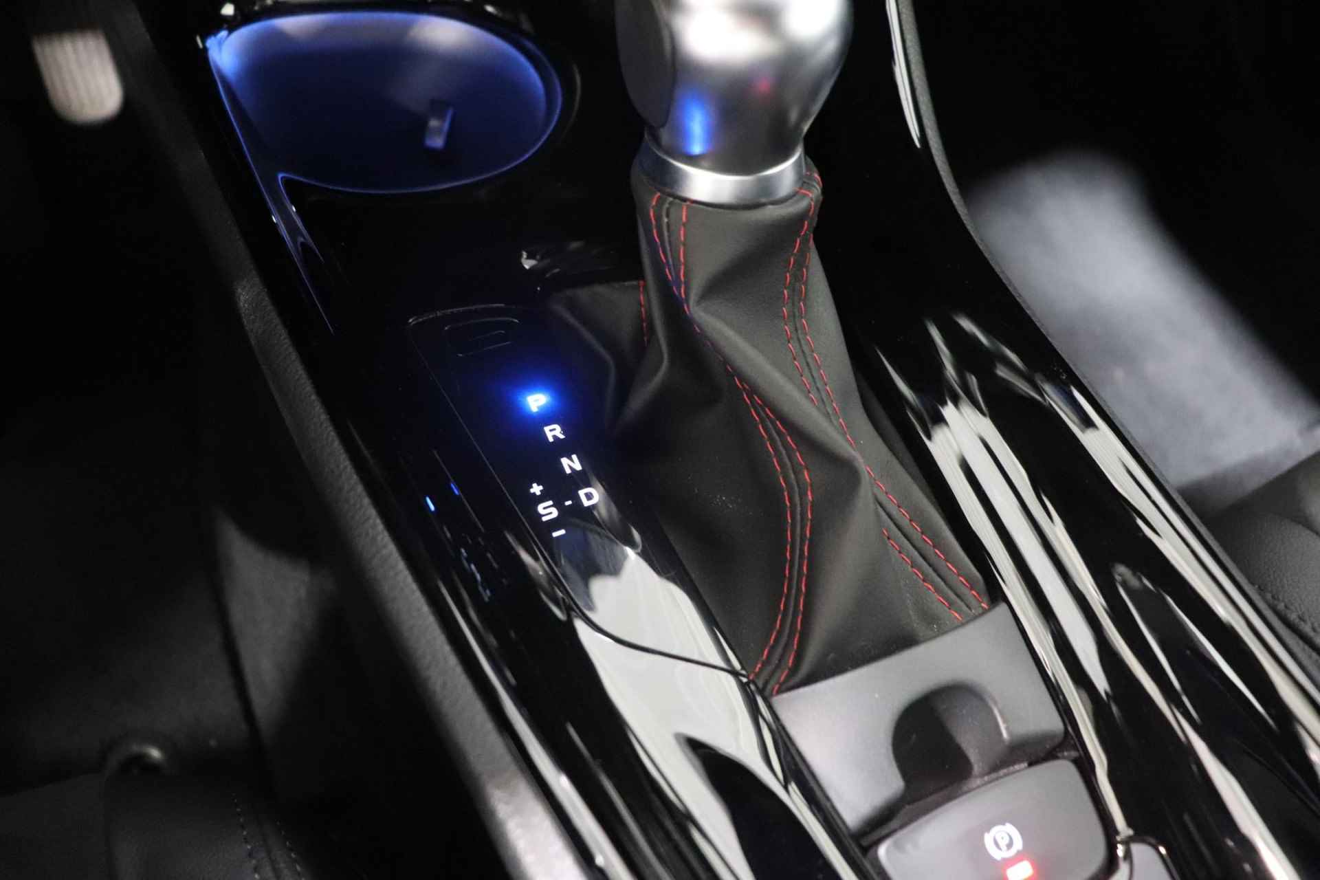Toyota C-HR 2.0 Hybrid GR-Sport, Trekhaak, Apple Carplay/Android Auto, Sensoren, Stoelverwarming! - 34/39
