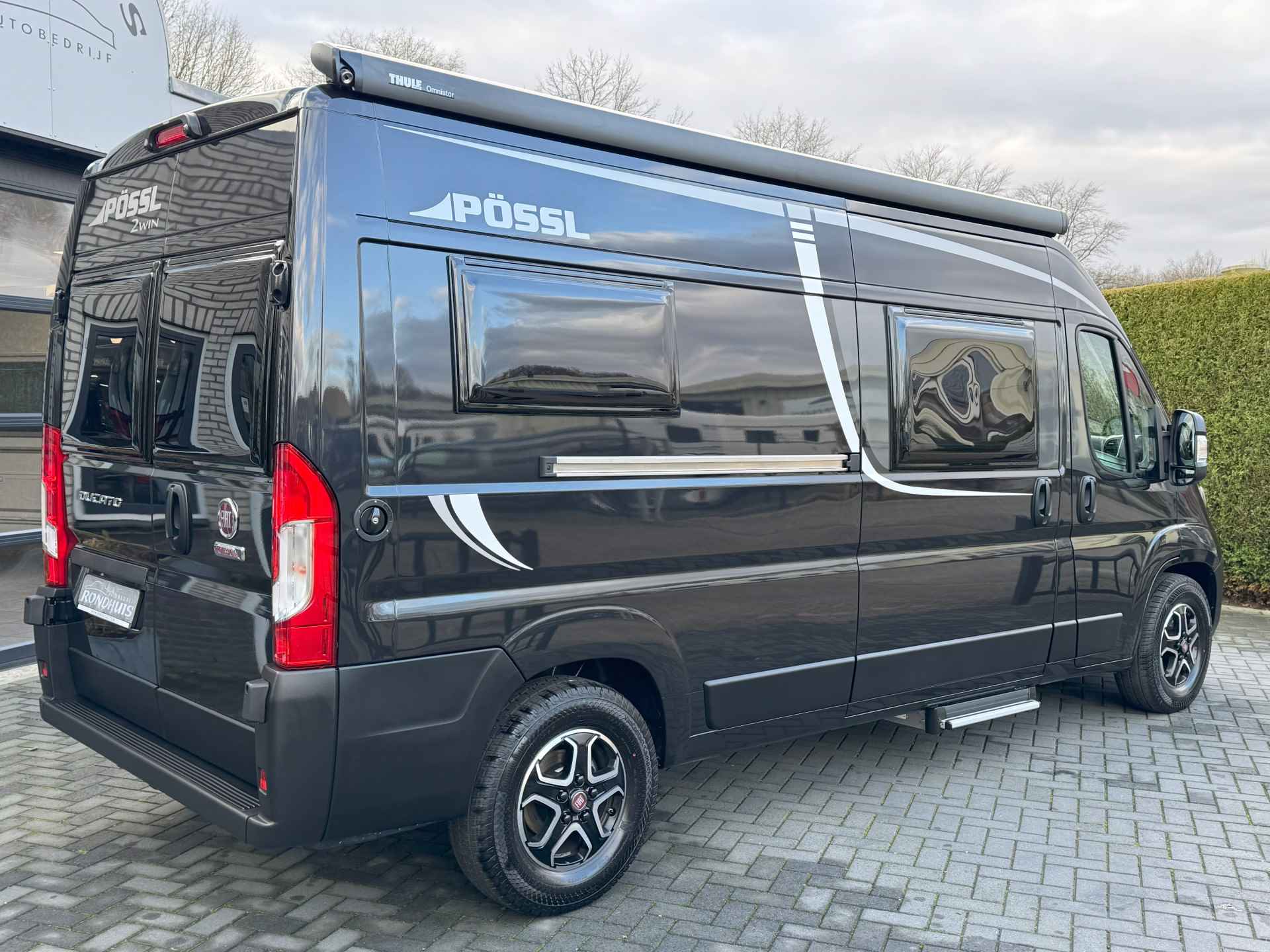 Pössl 2Win Plus 600 D-line 140 pk AUTOMAAT 9-Traps Euro6 Fiat Ducato 3X NIEUWE BUSCAMPER **Slechts 6 meter/Groot dwarsbed/4 zitplaatse - 4/60