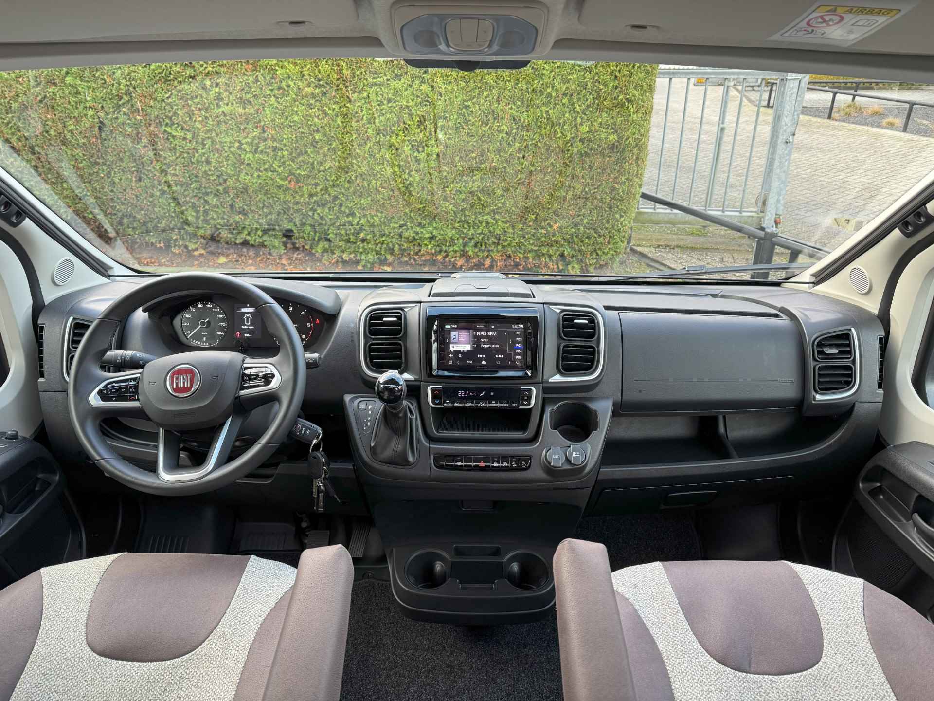 Pössl 2Win Plus 600 D-line 140 pk AUTOMAAT 9-Traps Euro6 Fiat Ducato 3X NIEUWE BUSCAMPER **Slechts 6 meter/Groot dwarsbed/4 zitplaatse - 6/60