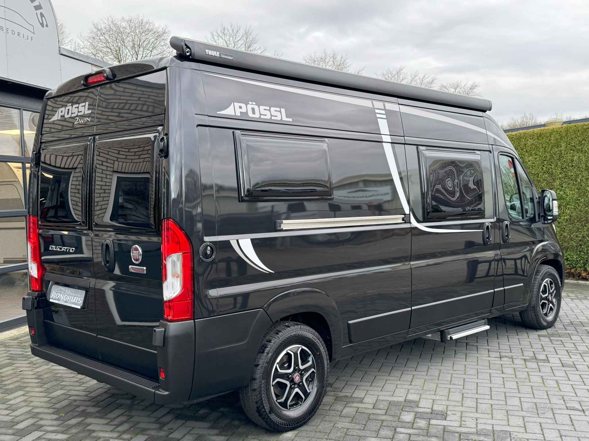 Pössl 2Win Plus 600 D-line 140 pk AUTOMAAT 9-Traps Euro6 Fiat Ducato 3X NIEUWE BUSCAMPER **Slechts 6 meter/Groot dwarsbed/4 zitplaatse - 47/60