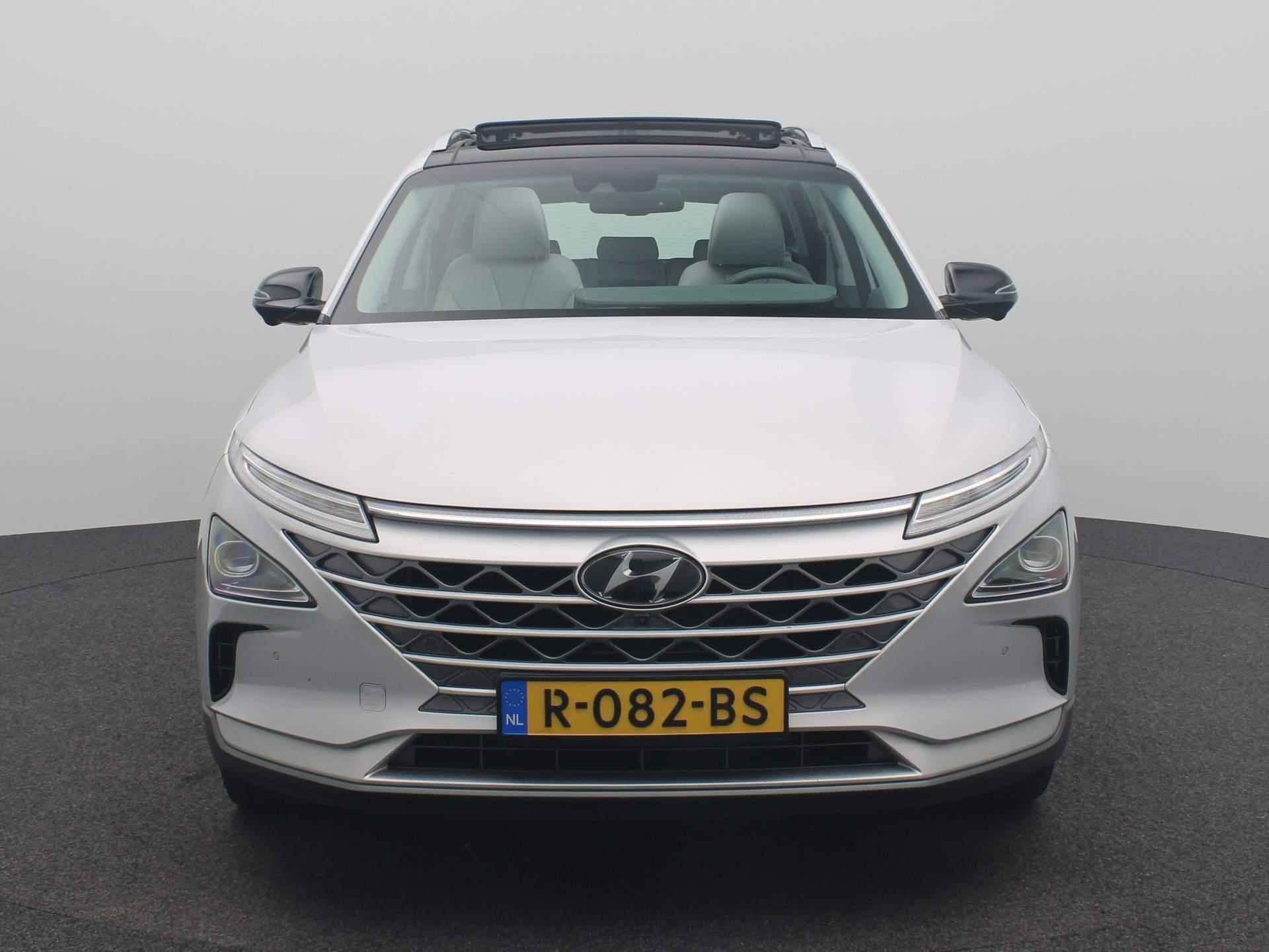 Hyundai NEXO FCEV Plus Pack Automaat | Waterstof | Airco | Navigatie | Achteruitrijcamera | Cruise Control | Leren Bekleding | Apple Carplay/Android Auto | elektrisch glazen panorama-dak | - 3/52