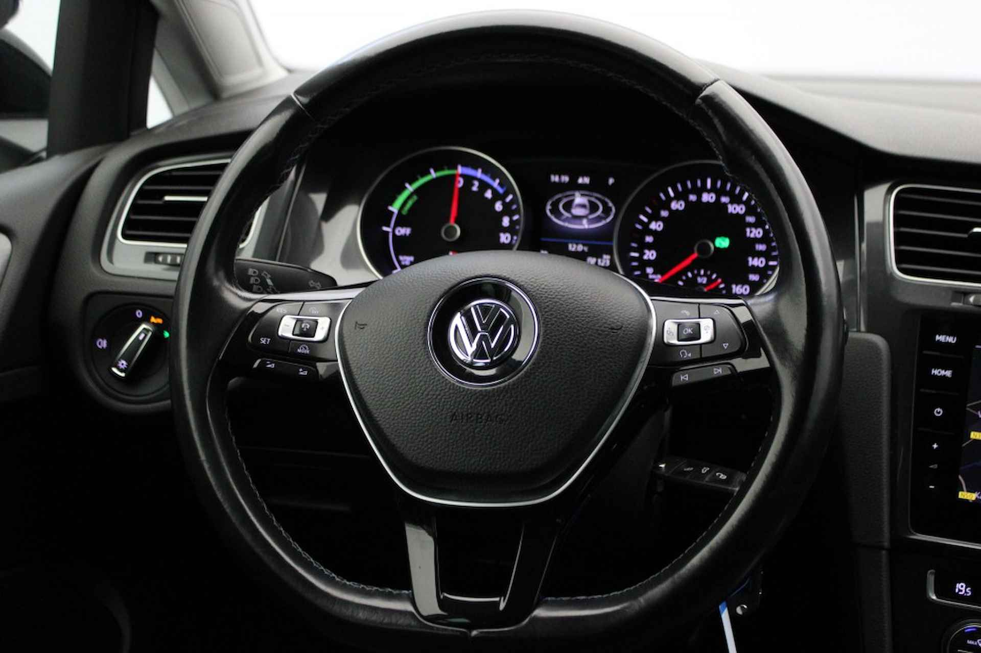 VOLKSWAGEN E-golf Sport - 32 kWh CarPlay, LED - 18/25