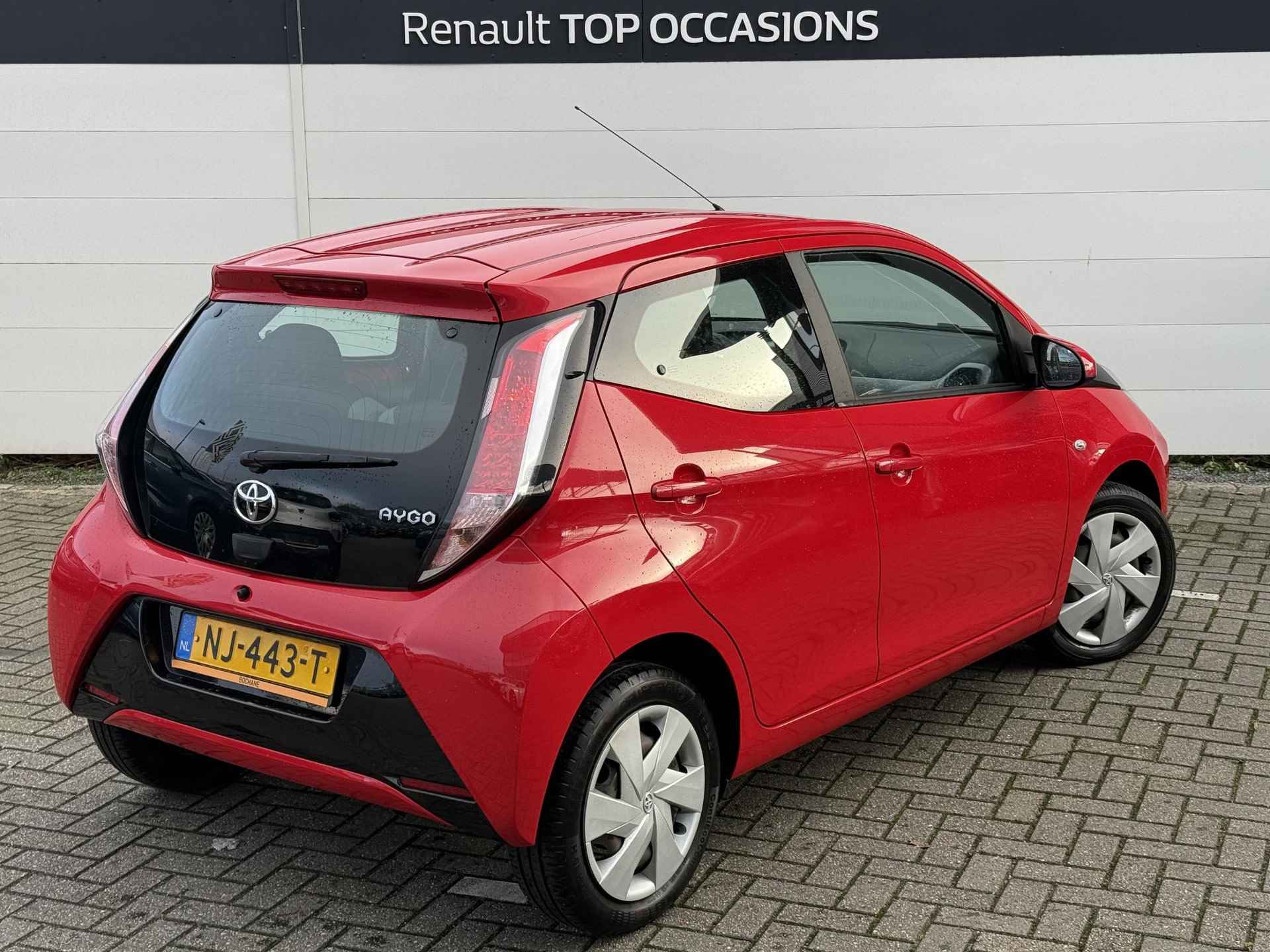 Toyota Aygo 1.0 VVT-i x-play | 5-deurs | Camera | Cruise | Airco | Onderhoudhistorie! - 9/32