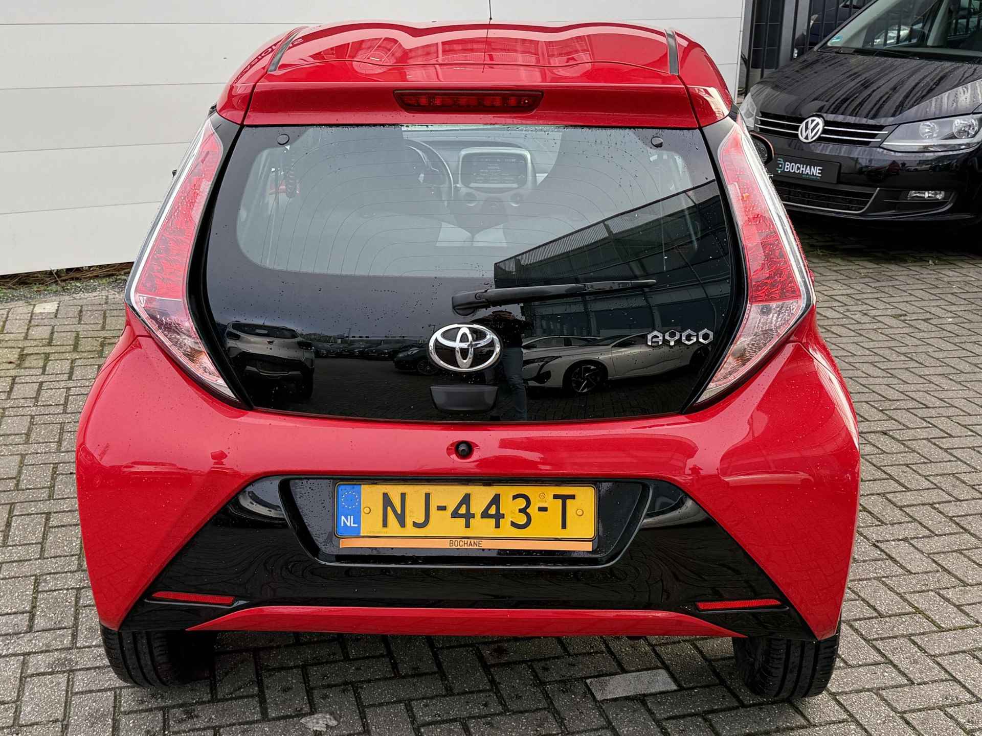 Toyota Aygo 1.0 VVT-i x-play | 5-deurs | Camera | Cruise | Airco | Onderhoudhistorie! - 13/32