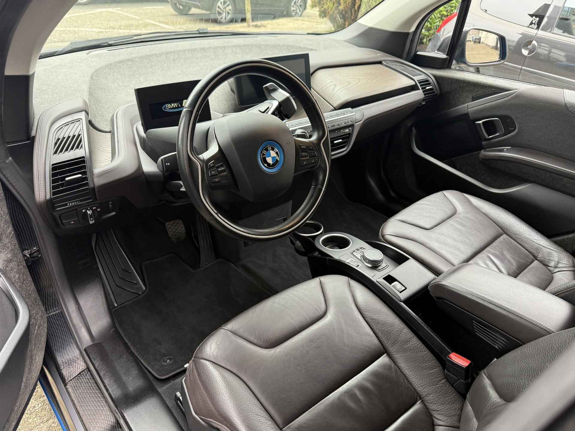 BMW i3 High Executive 94Ah 33 kWh LED / Leder / Warmtepomp / Navigatie / Alu 20 inch - 6/16