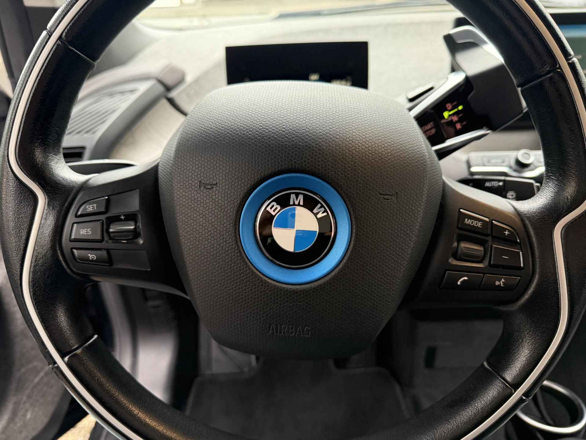 BMW i3 High Executive 94Ah 33 kWh LED / Leder / Warmtepomp / Navigatie / Alu 20 inch - 8/16