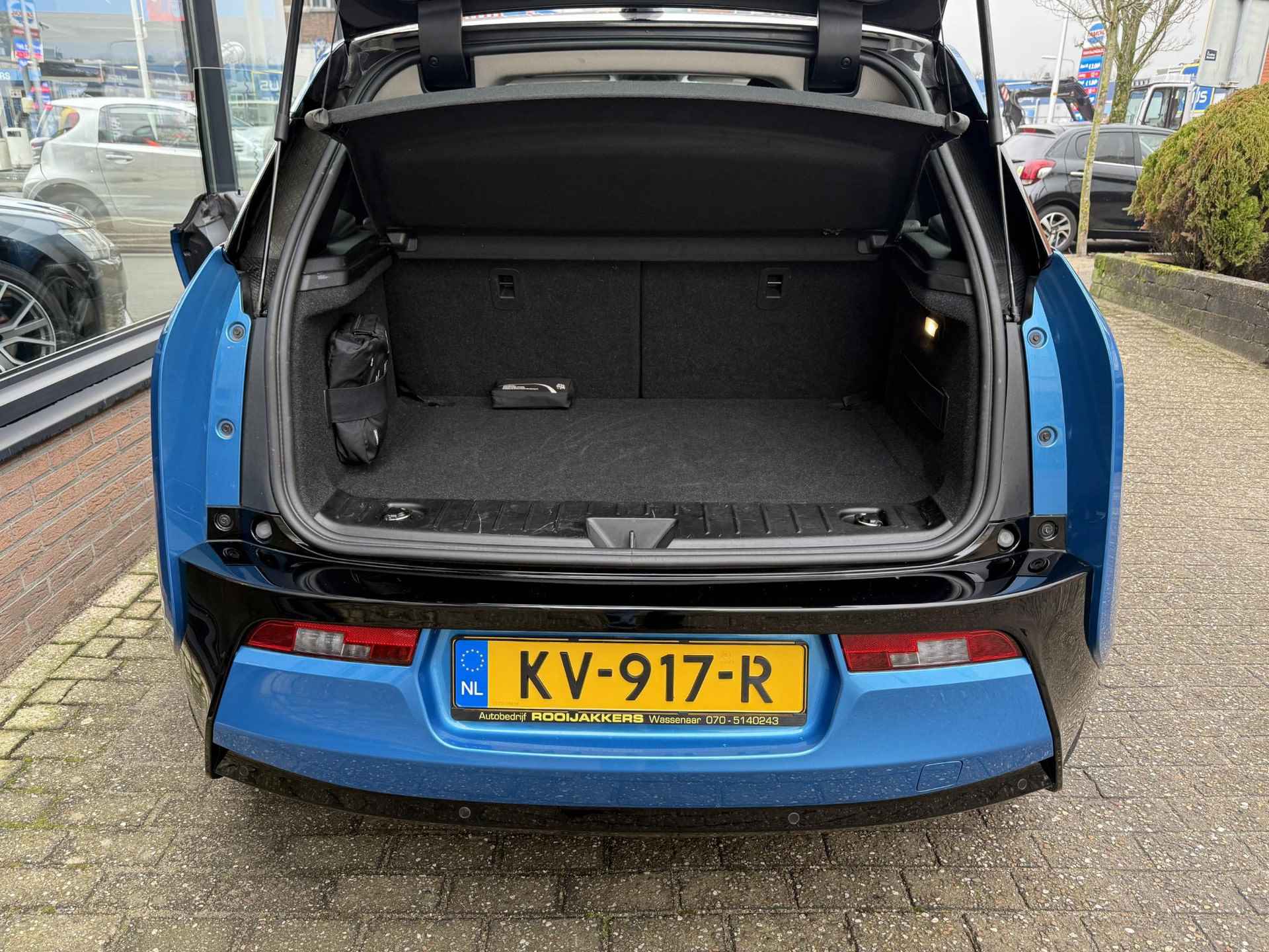 BMW i3 High Executive 94Ah 33 kWh LED / Leder / Warmtepomp / Navigatie / Alu 20 inch - 14/16