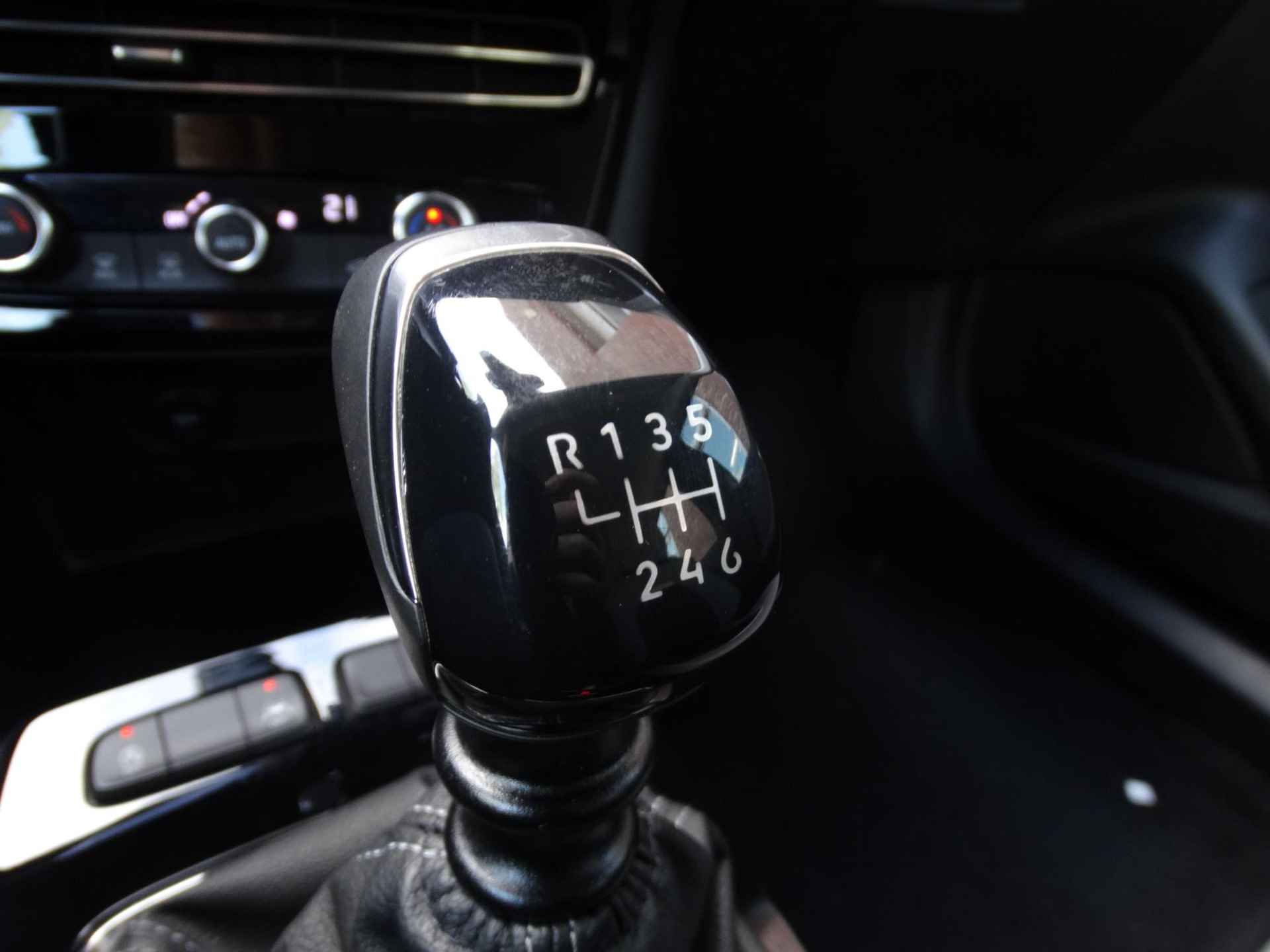 Opel Mokka 1.2 Turbo Elegance |STUURVERWARMING|NAVI PRO 10"|OPEL PURE PANEL|CLIMATE CONTROL|ACHTERUITRIJCAMERA|PARKEERSENSOREN|ISOFIX| - 27/48
